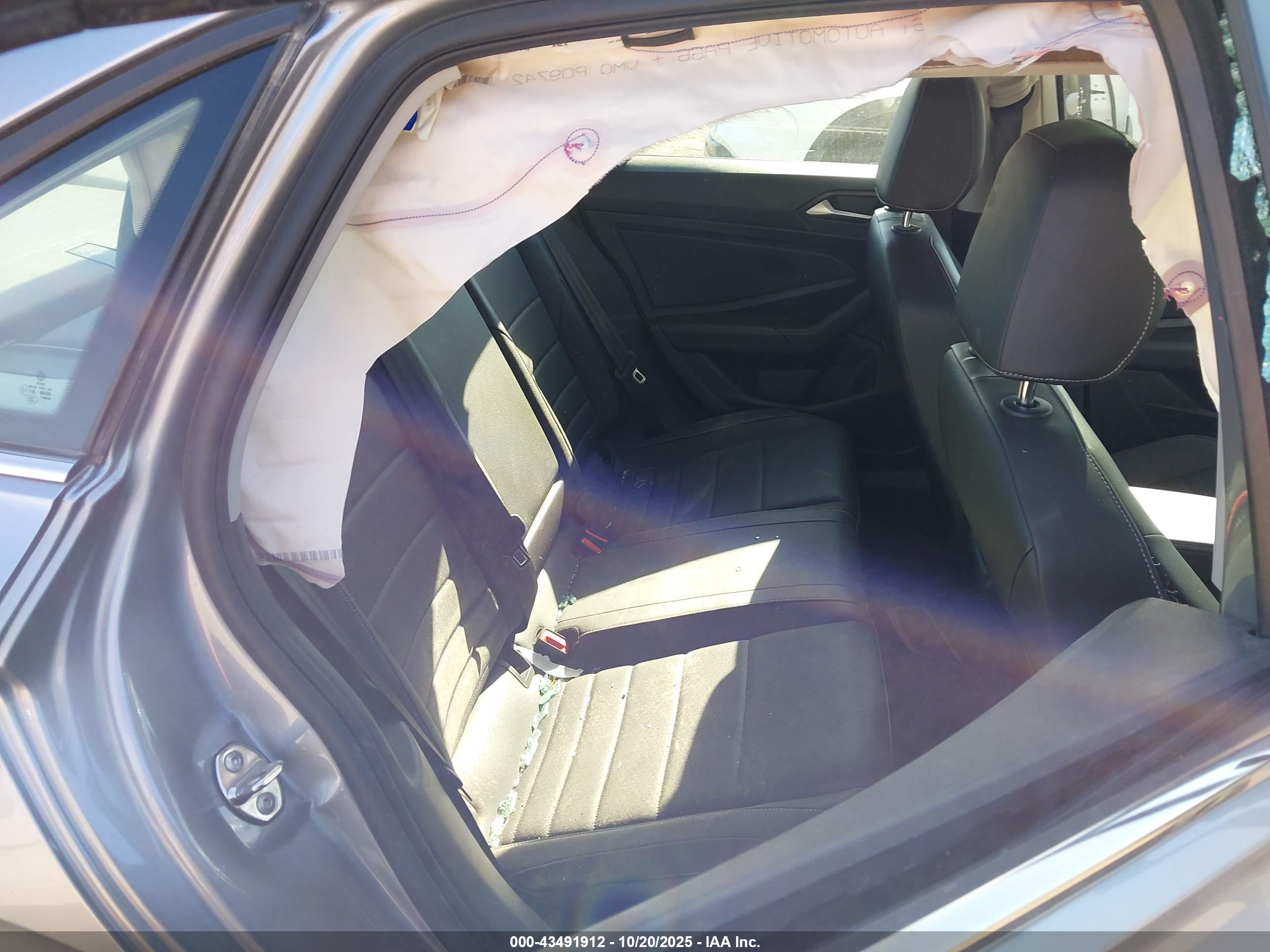 VOLKSWAGEN JETTA image 8