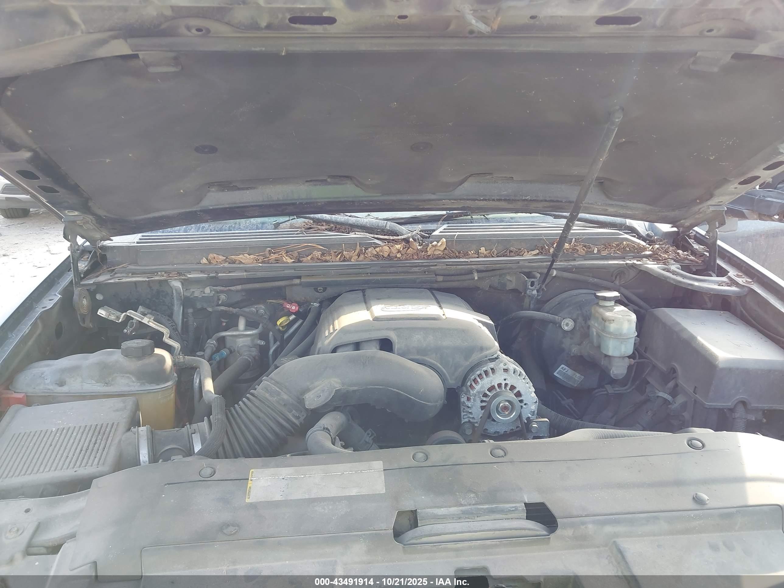 CHEVROLET TAHOE image 10