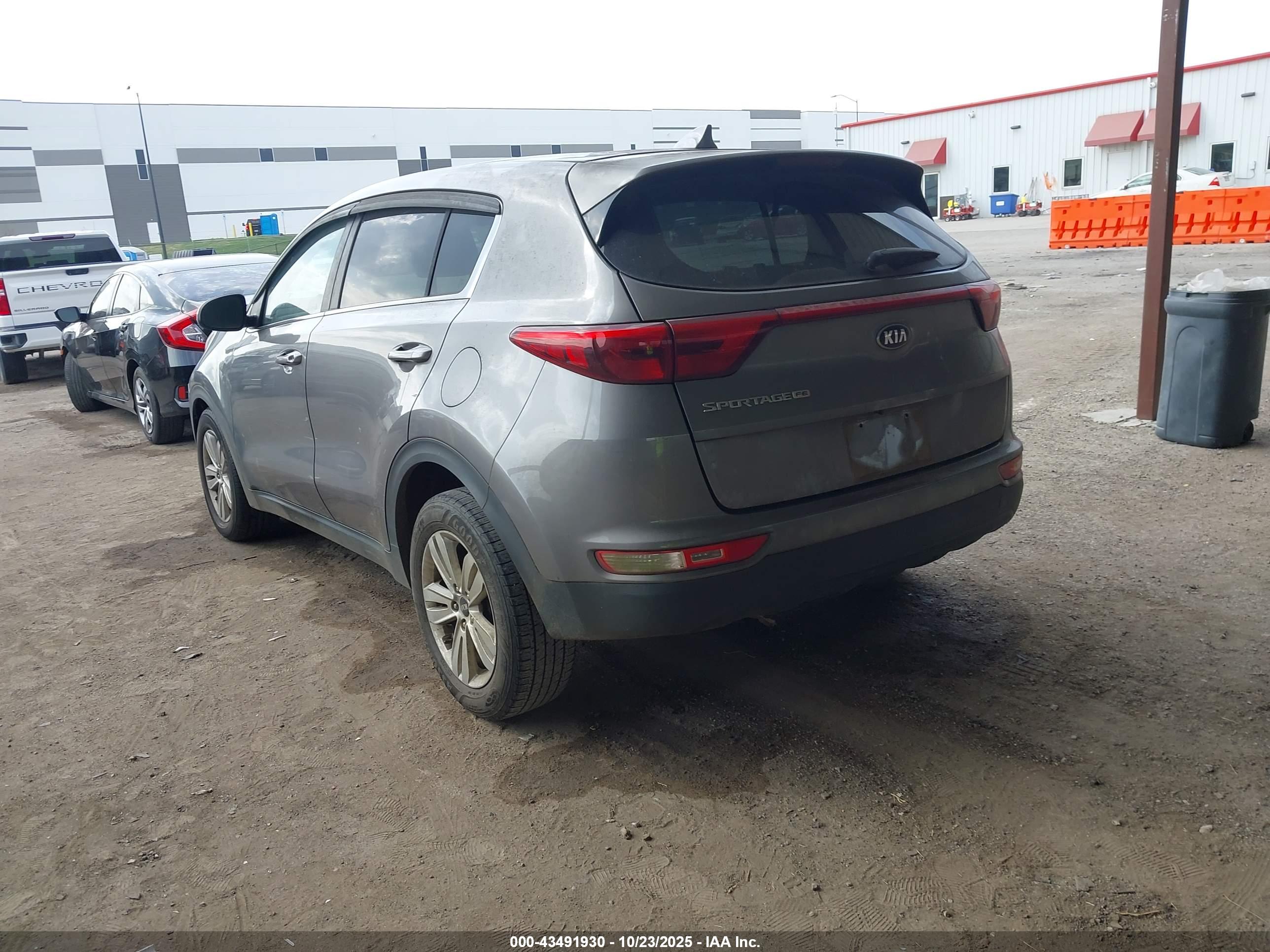 KIA SPORTAGE image 3