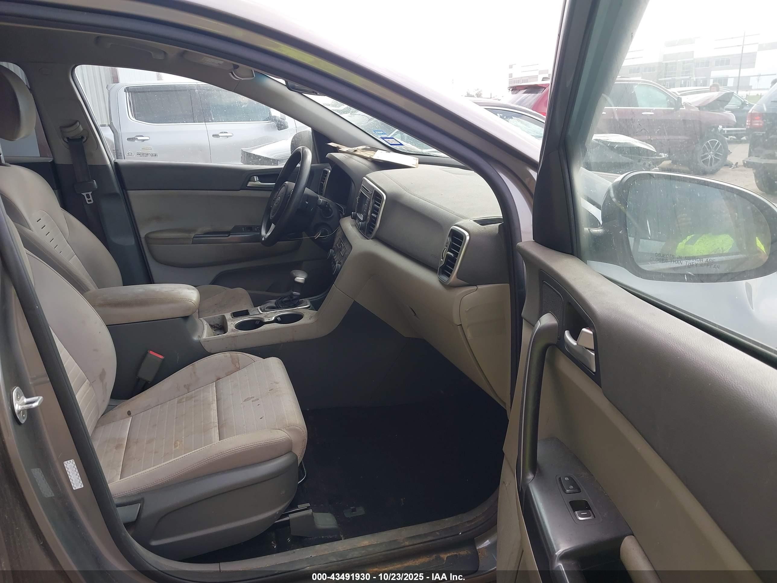 KIA SPORTAGE image 5