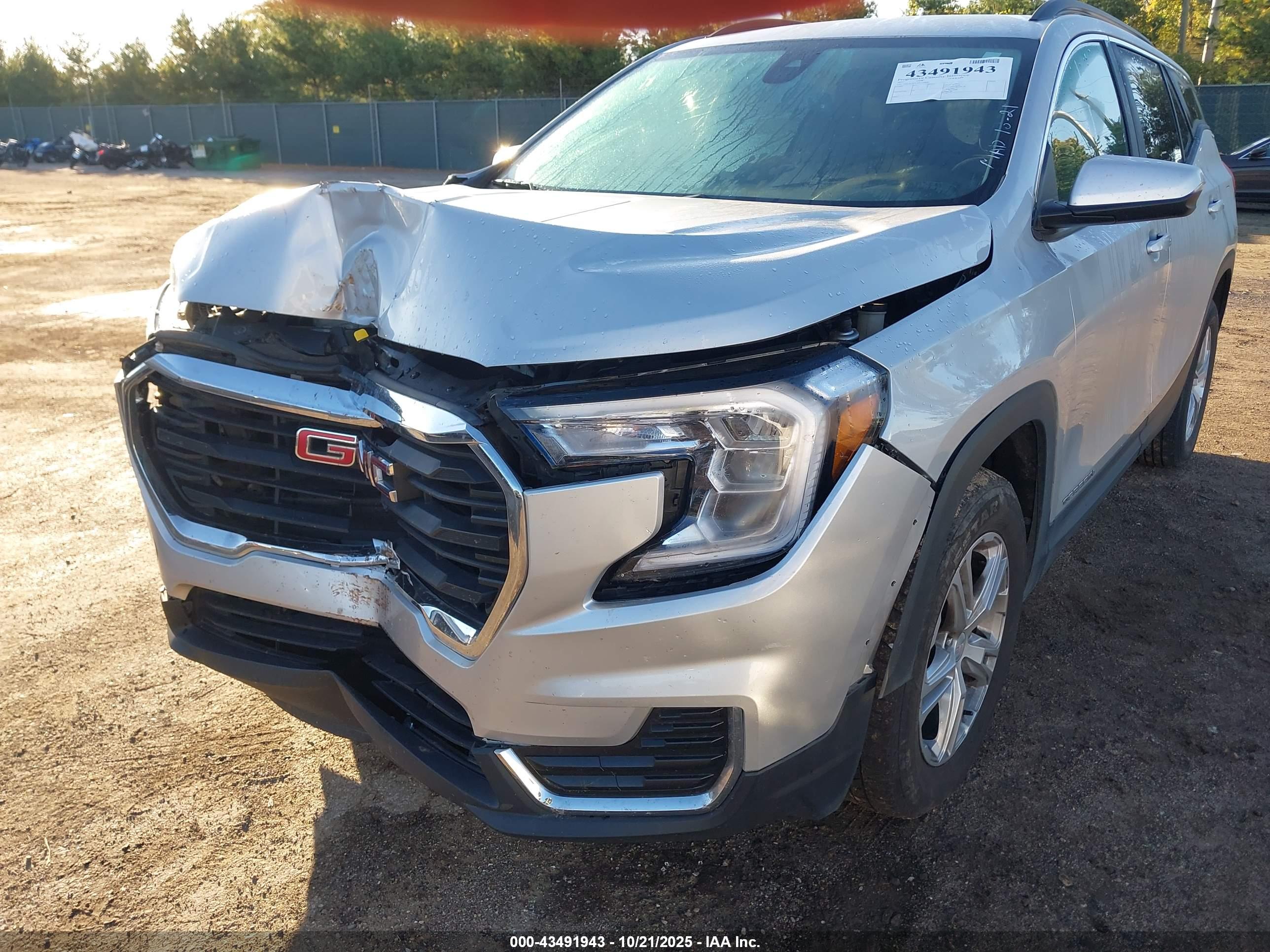 GMC TERRAIN image 6