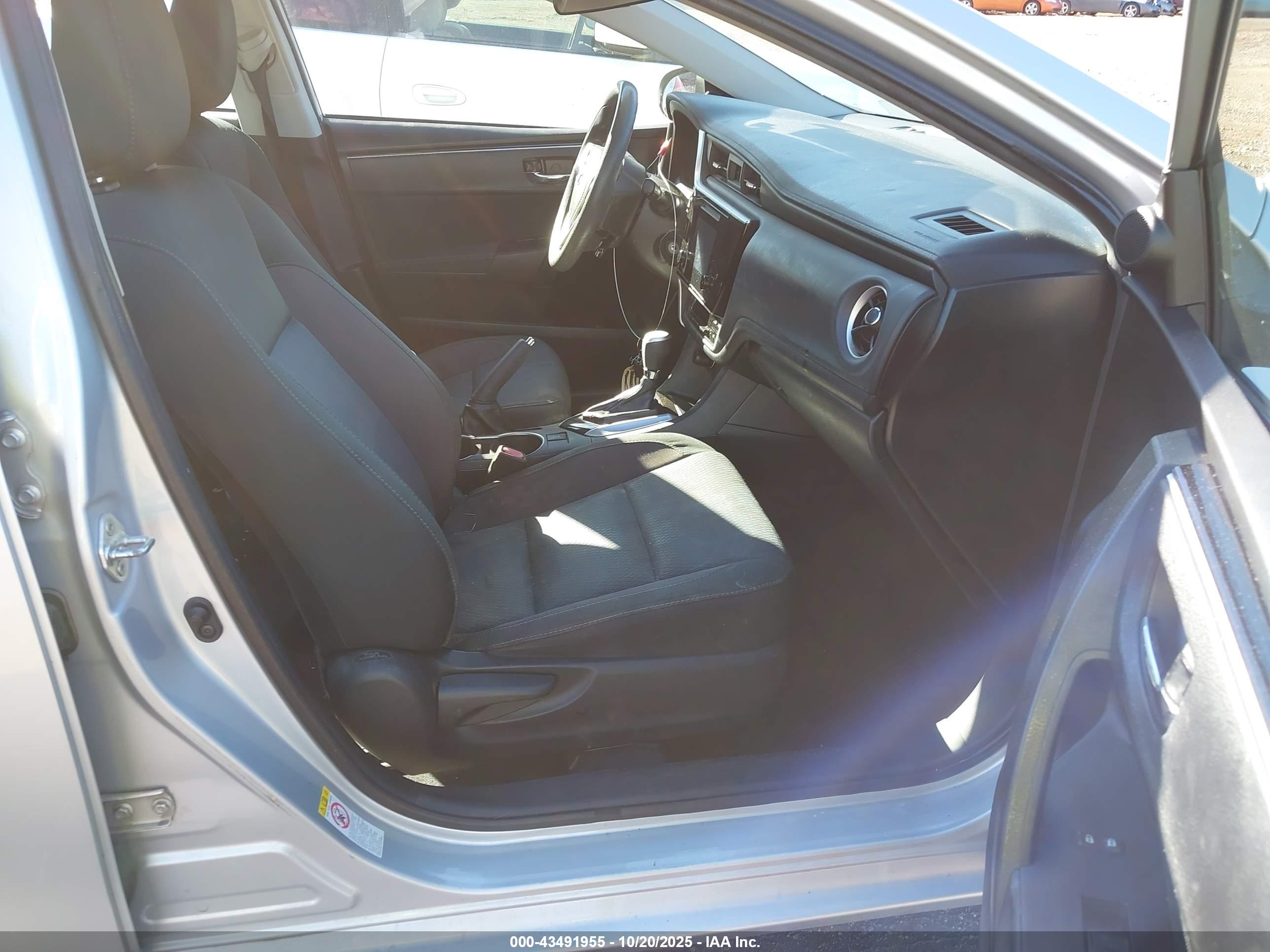TOYOTA COROLLA image 5