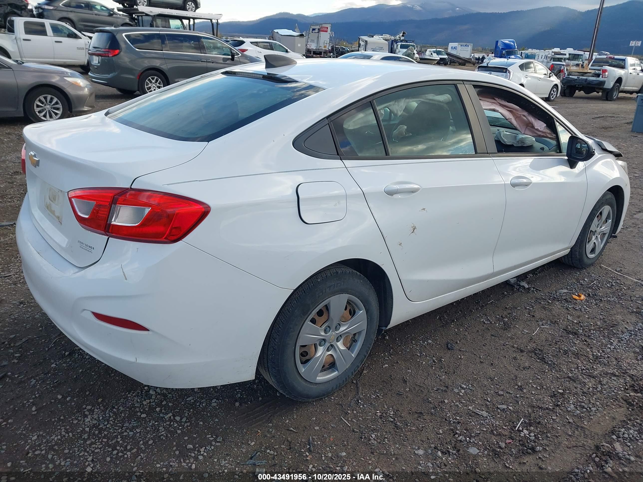 CHEVROLET CRUZE image 4
