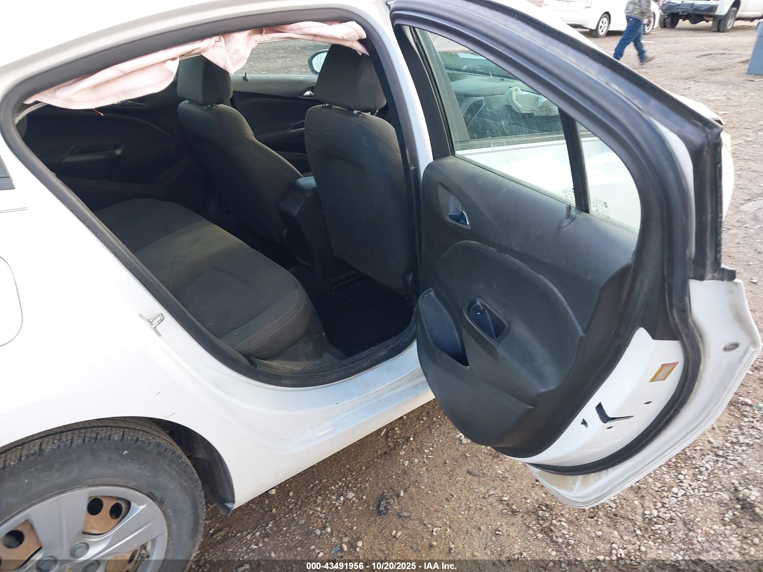 CHEVROLET CRUZE image 8