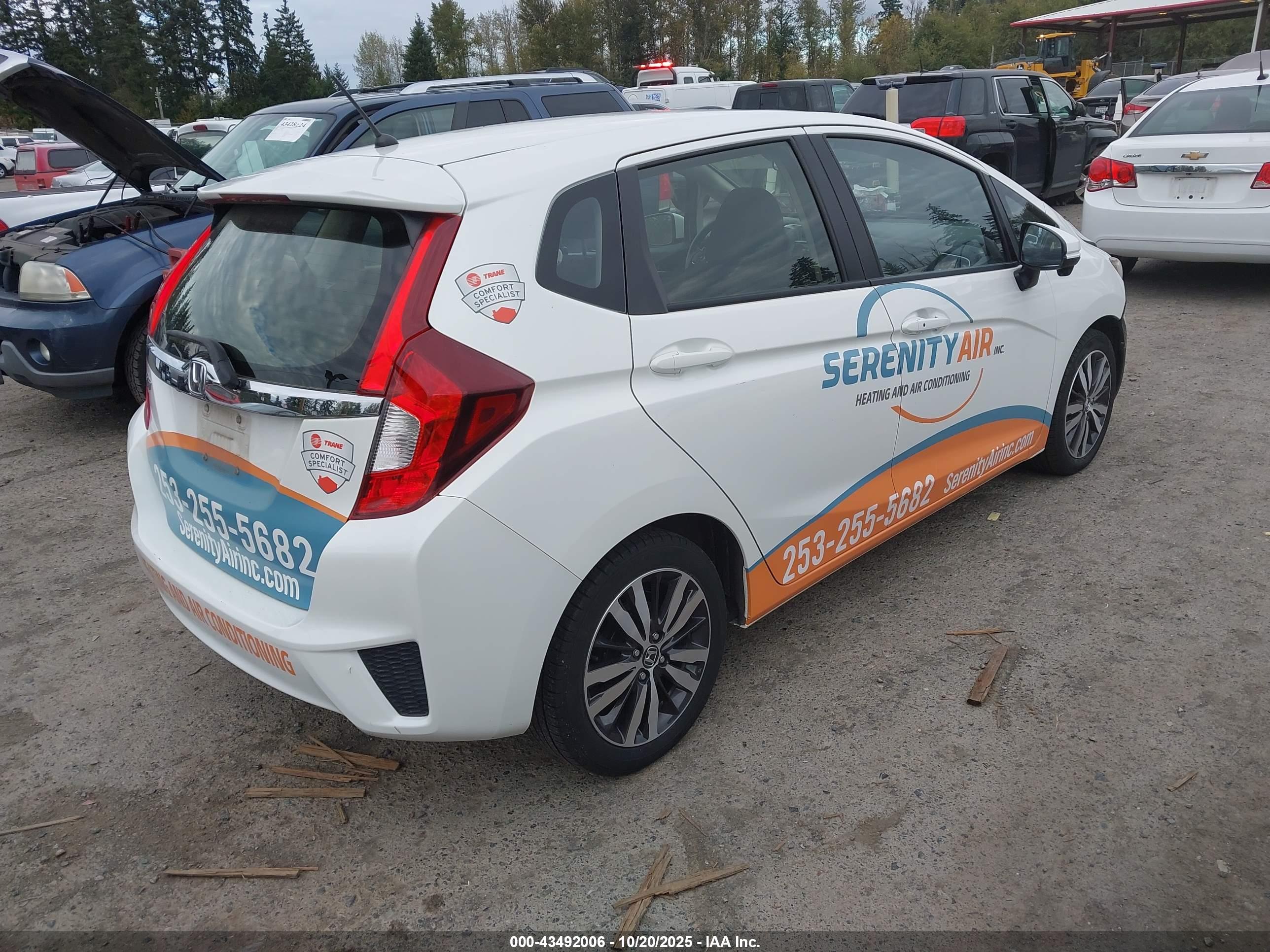 HONDA FIT image 4