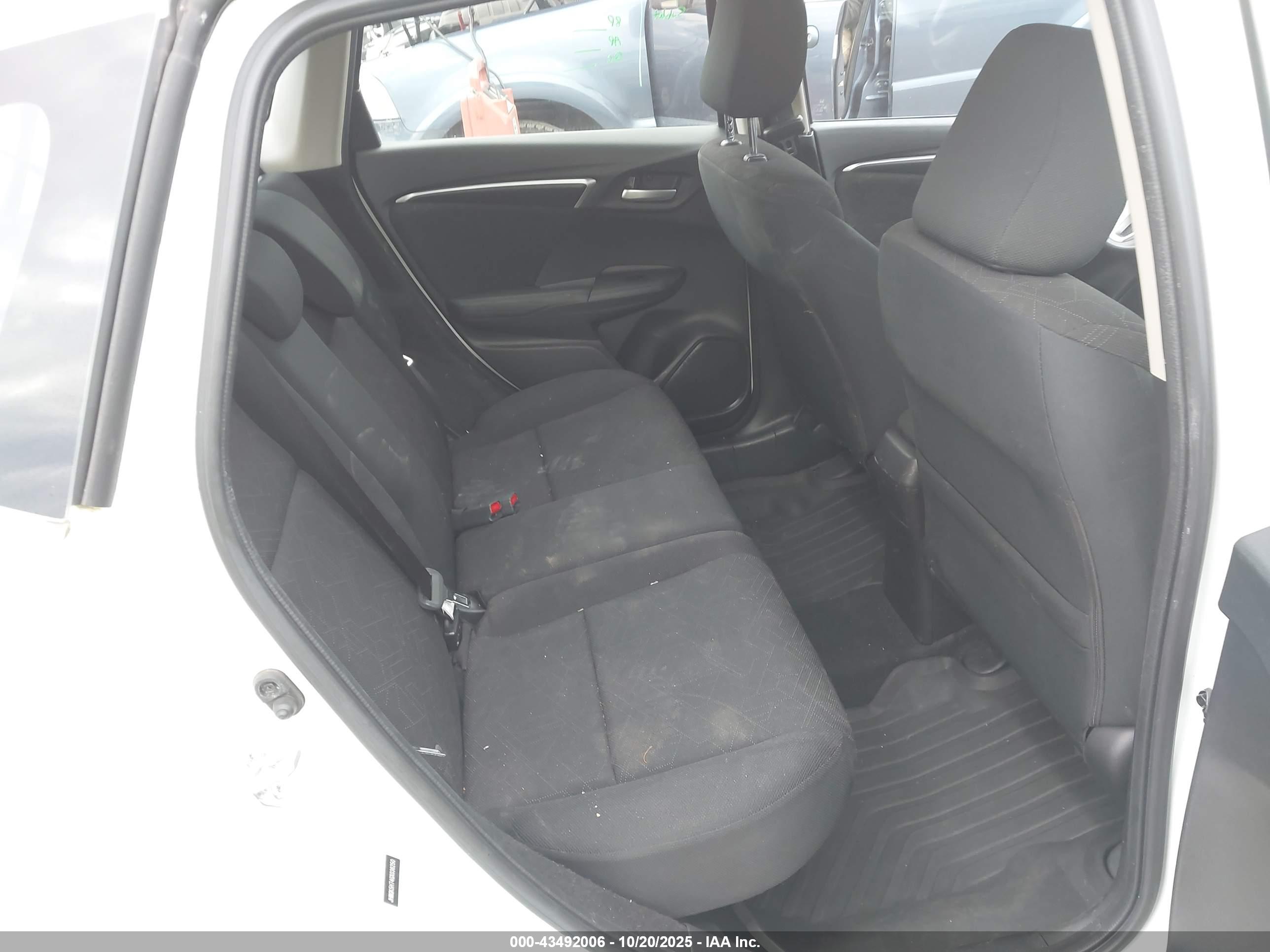 HONDA FIT image 8