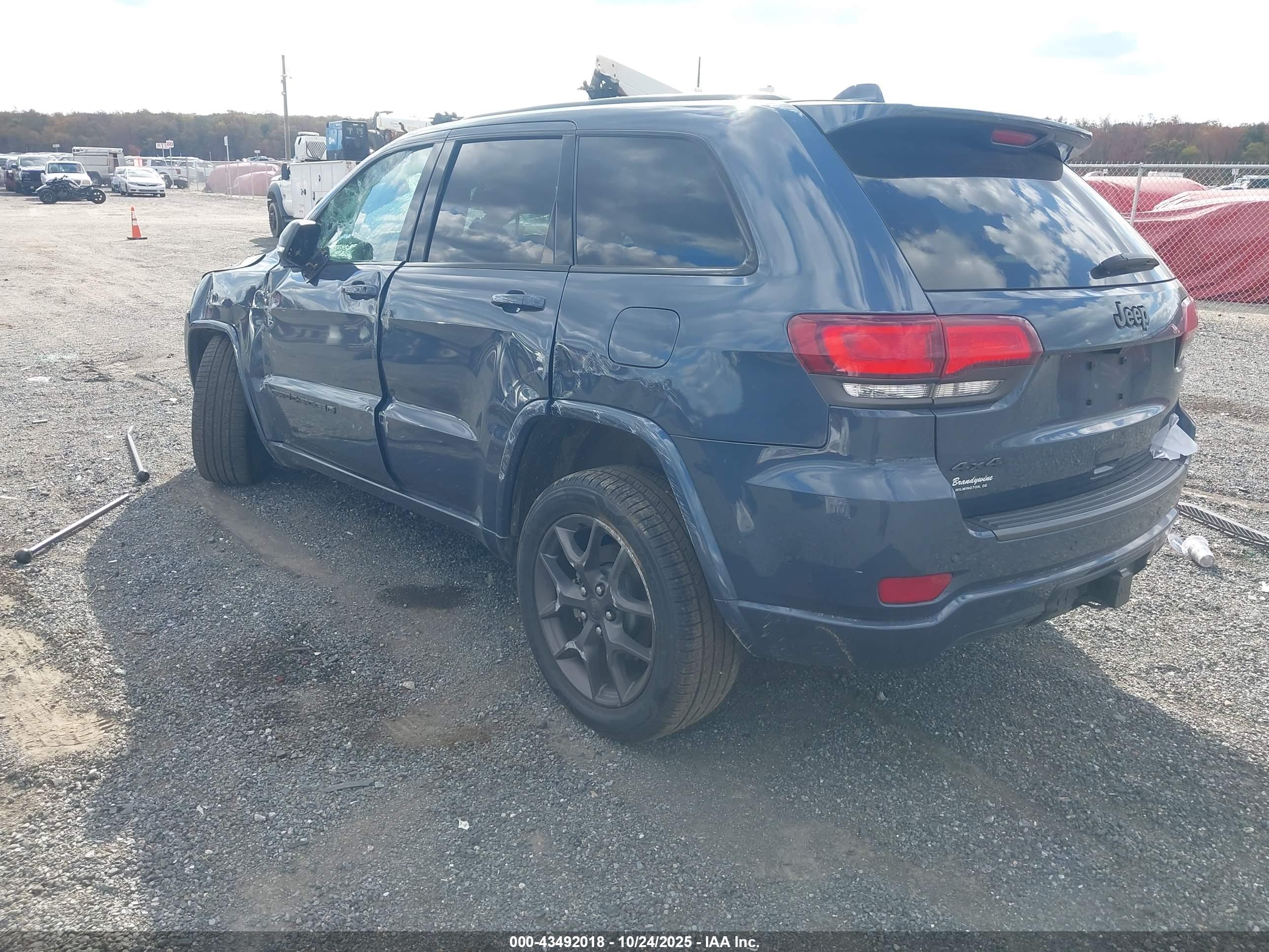 JEEP GRAND image 3