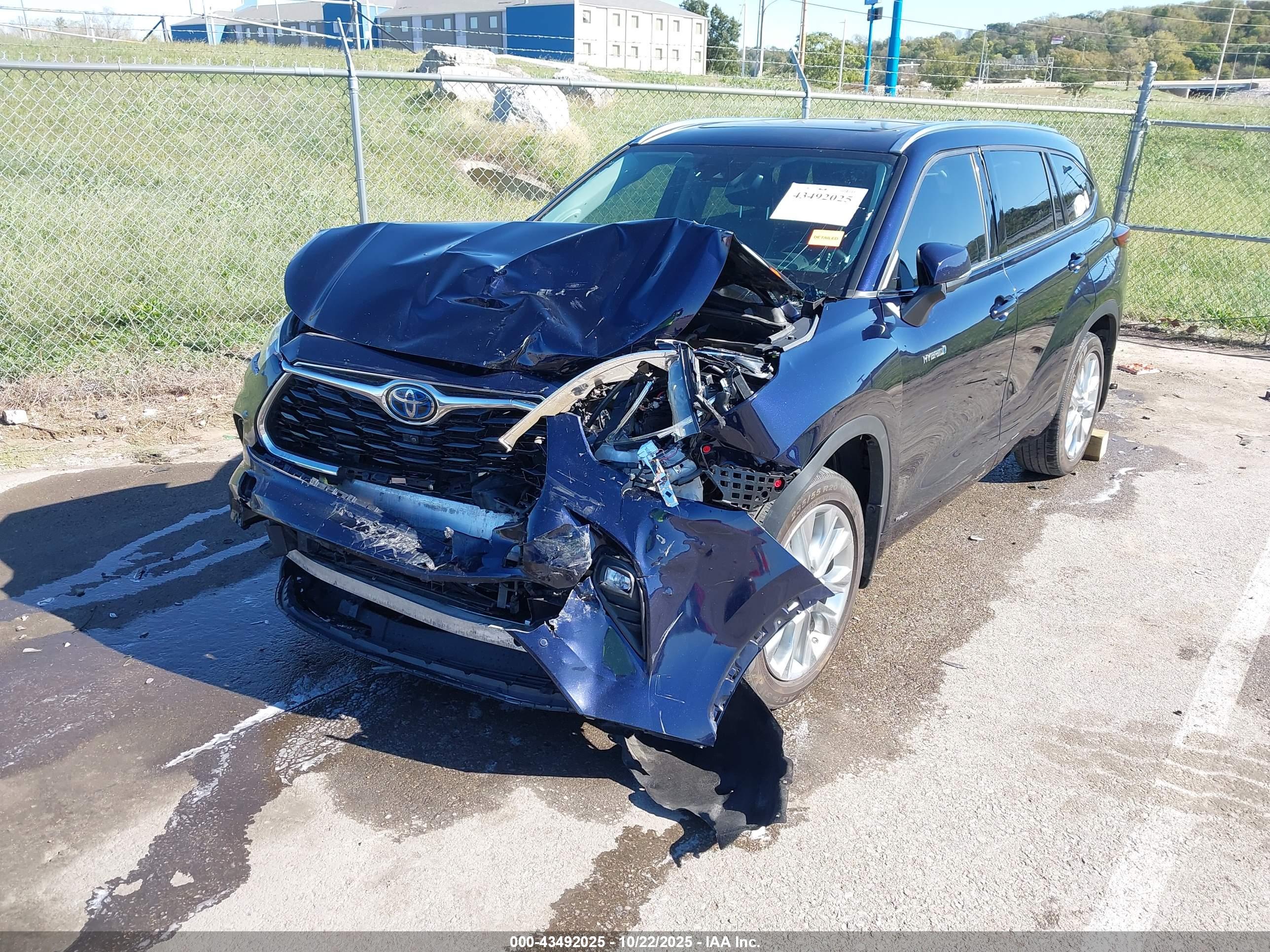 TOYOTA HIGHLANDER image 2