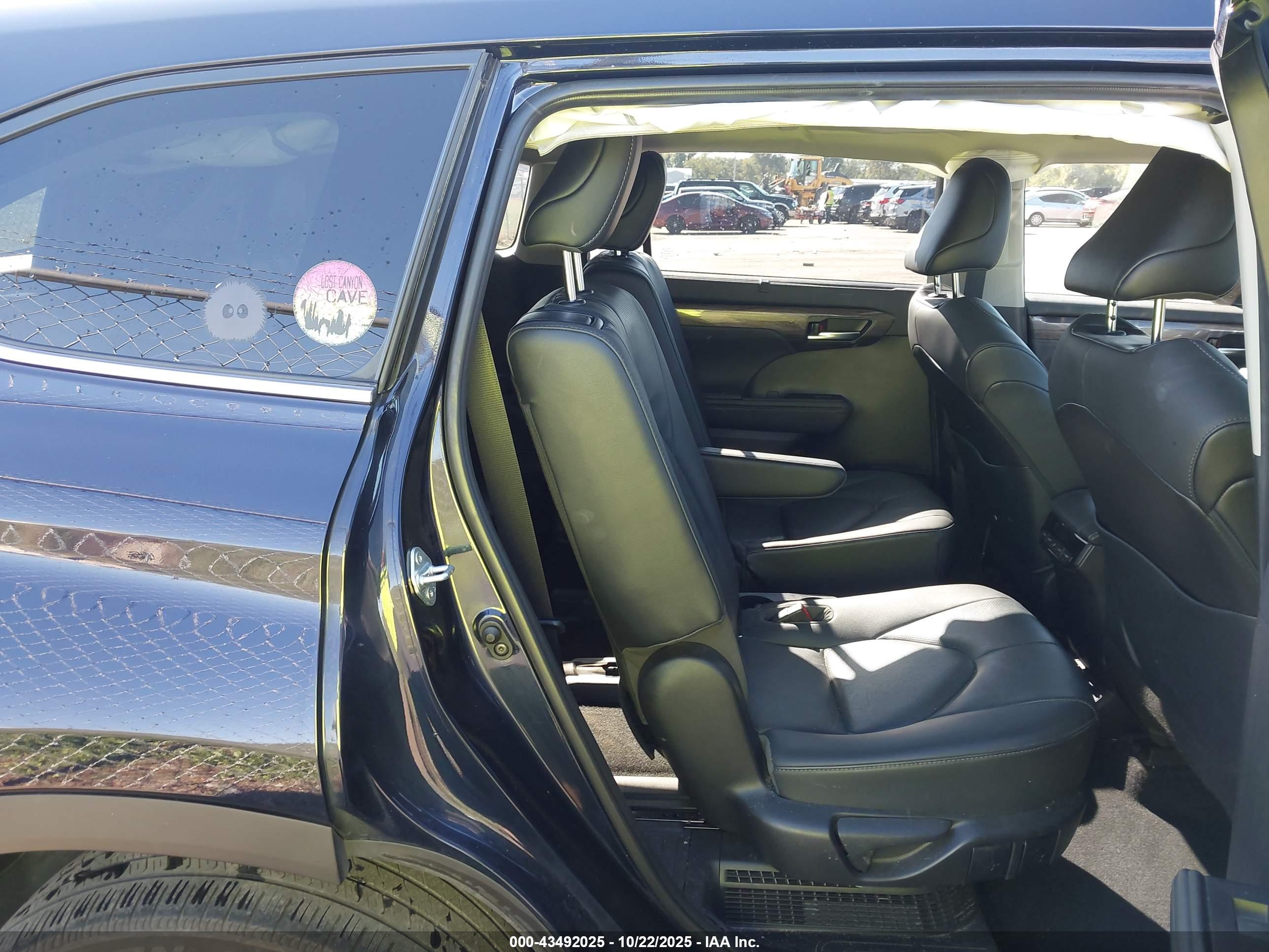 TOYOTA HIGHLANDER image 8