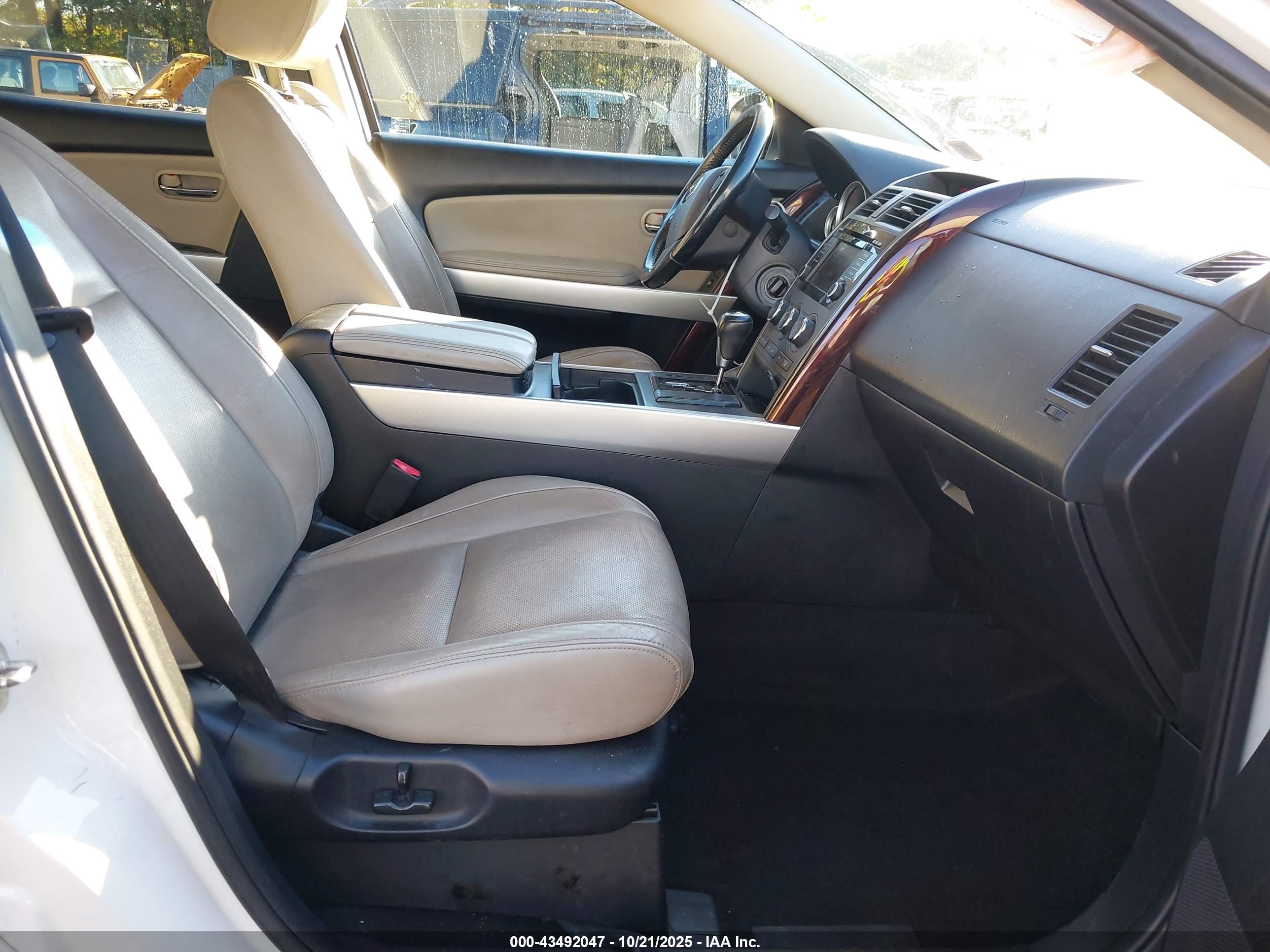 MAZDA CX-9 image 5