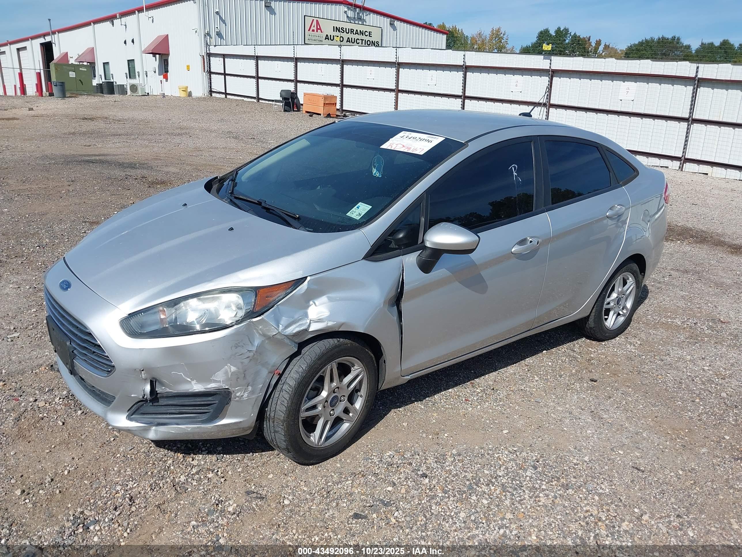 FORD FIESTA image 2