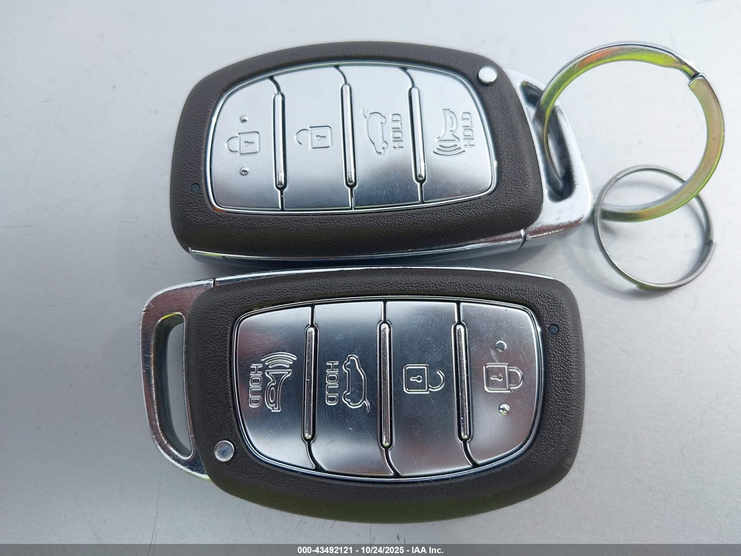 HYUNDAI TUCSON image 11