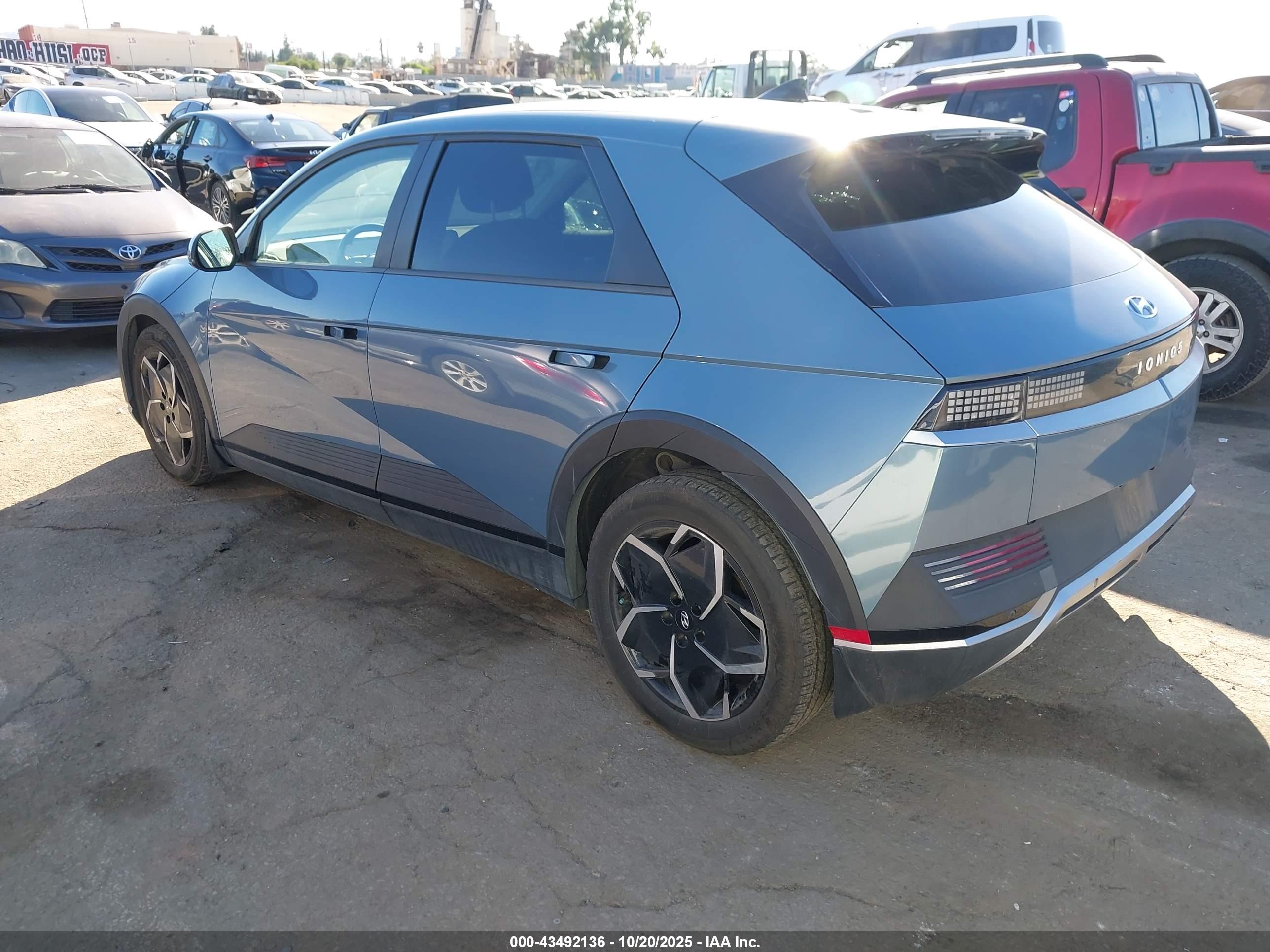 HYUNDAI IONIQ image 3