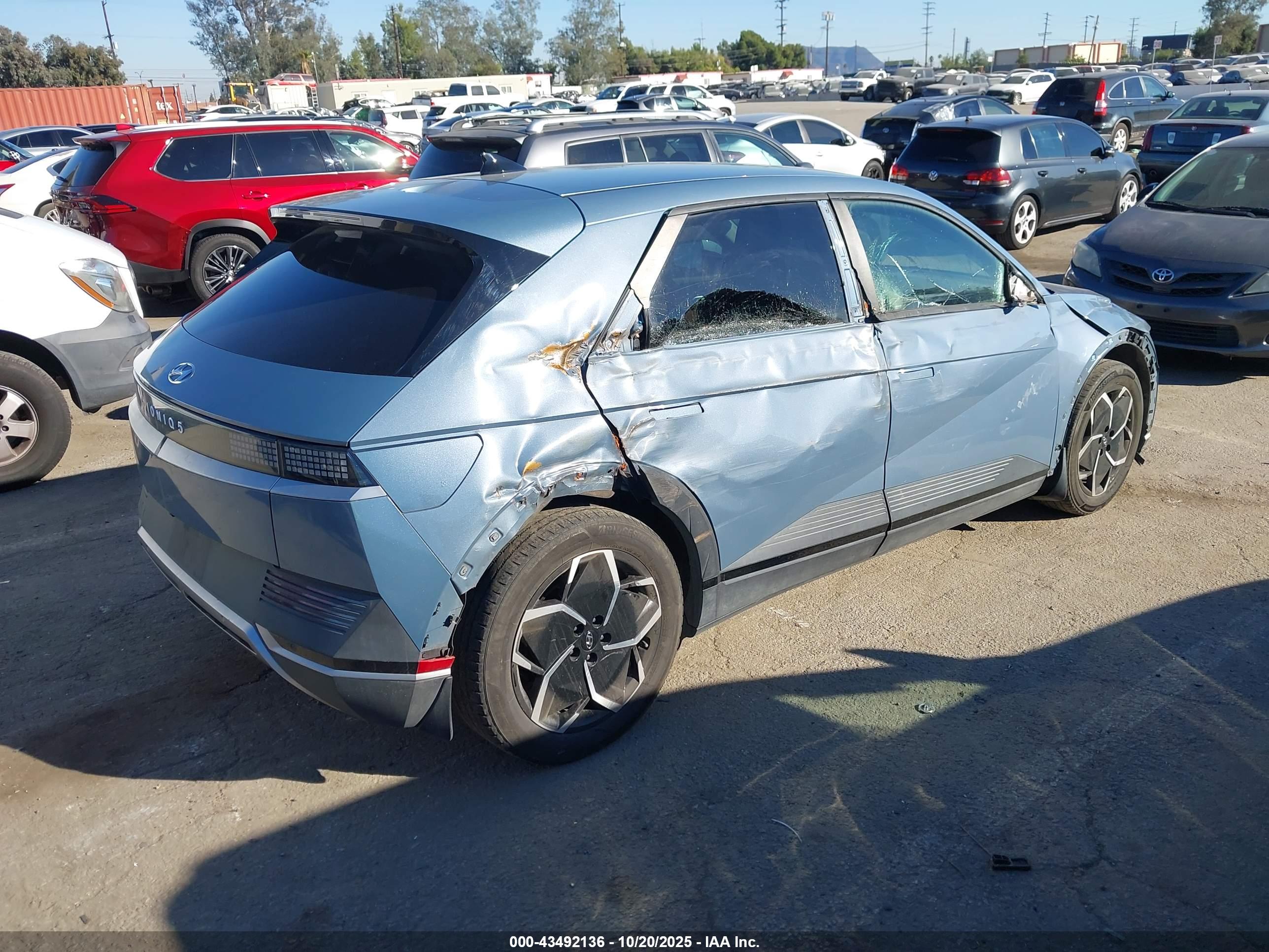 HYUNDAI IONIQ image 4