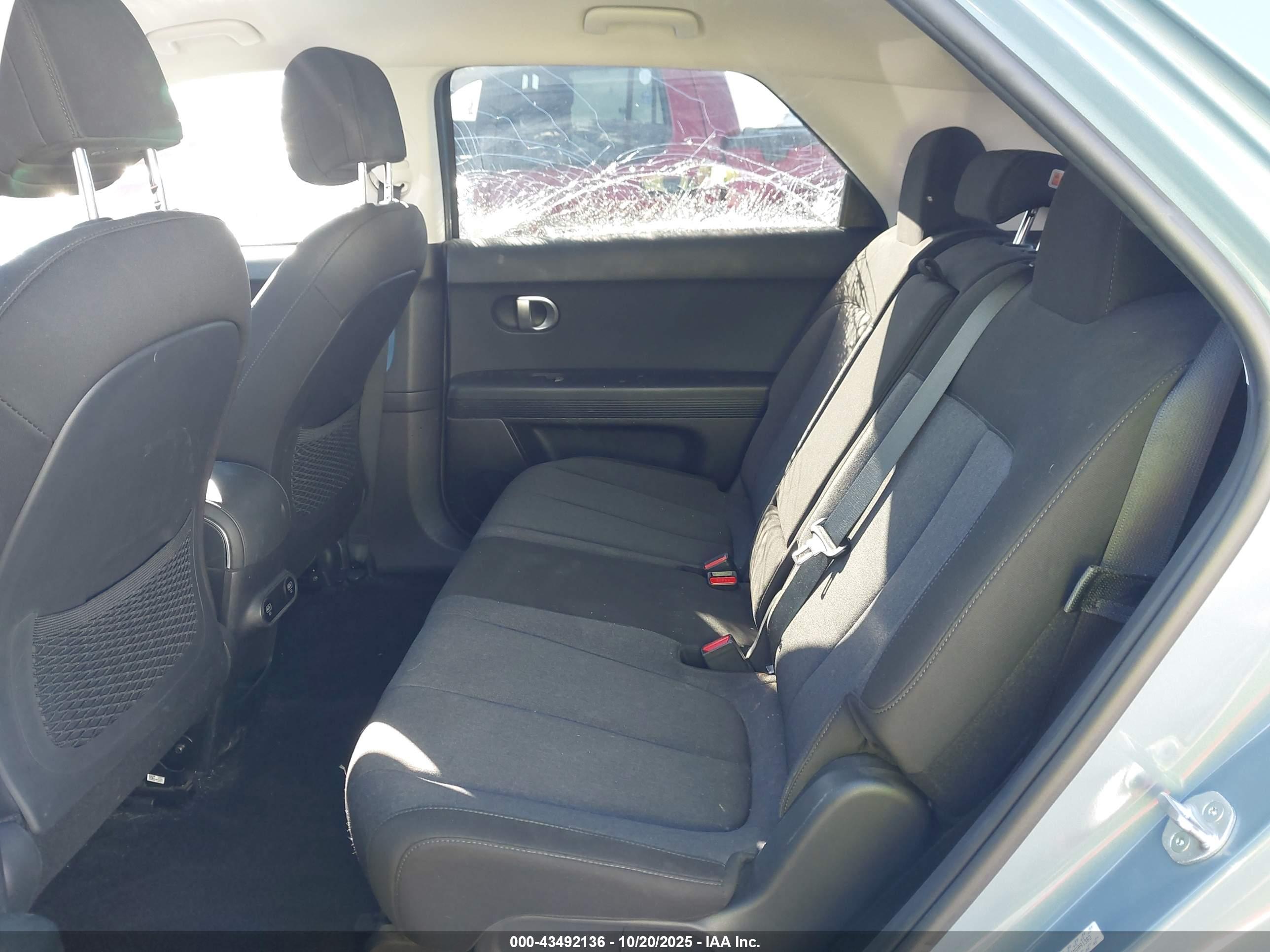 HYUNDAI IONIQ image 8