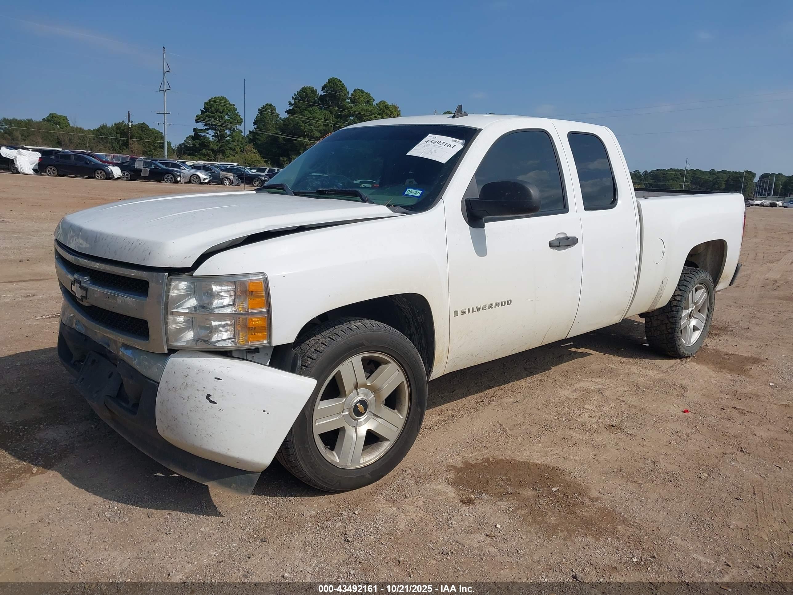 CHEVROLET SILVERADO image 2