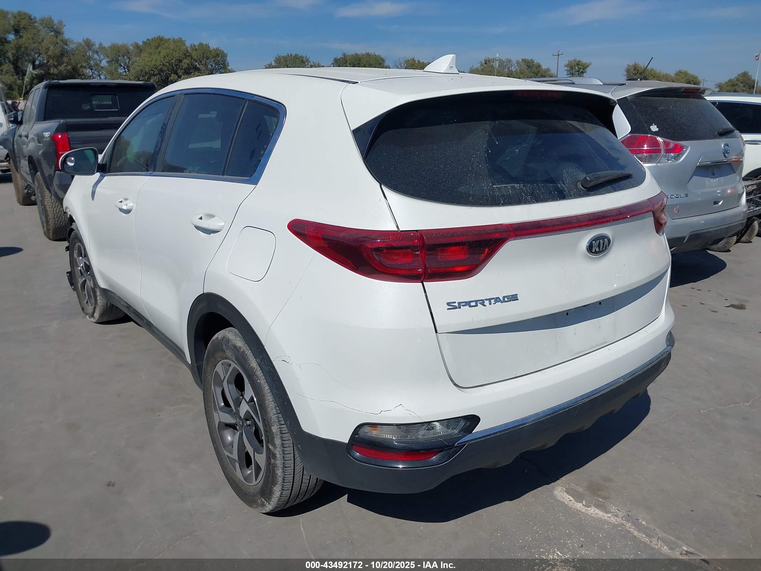 KIA SPORTAGE image 3