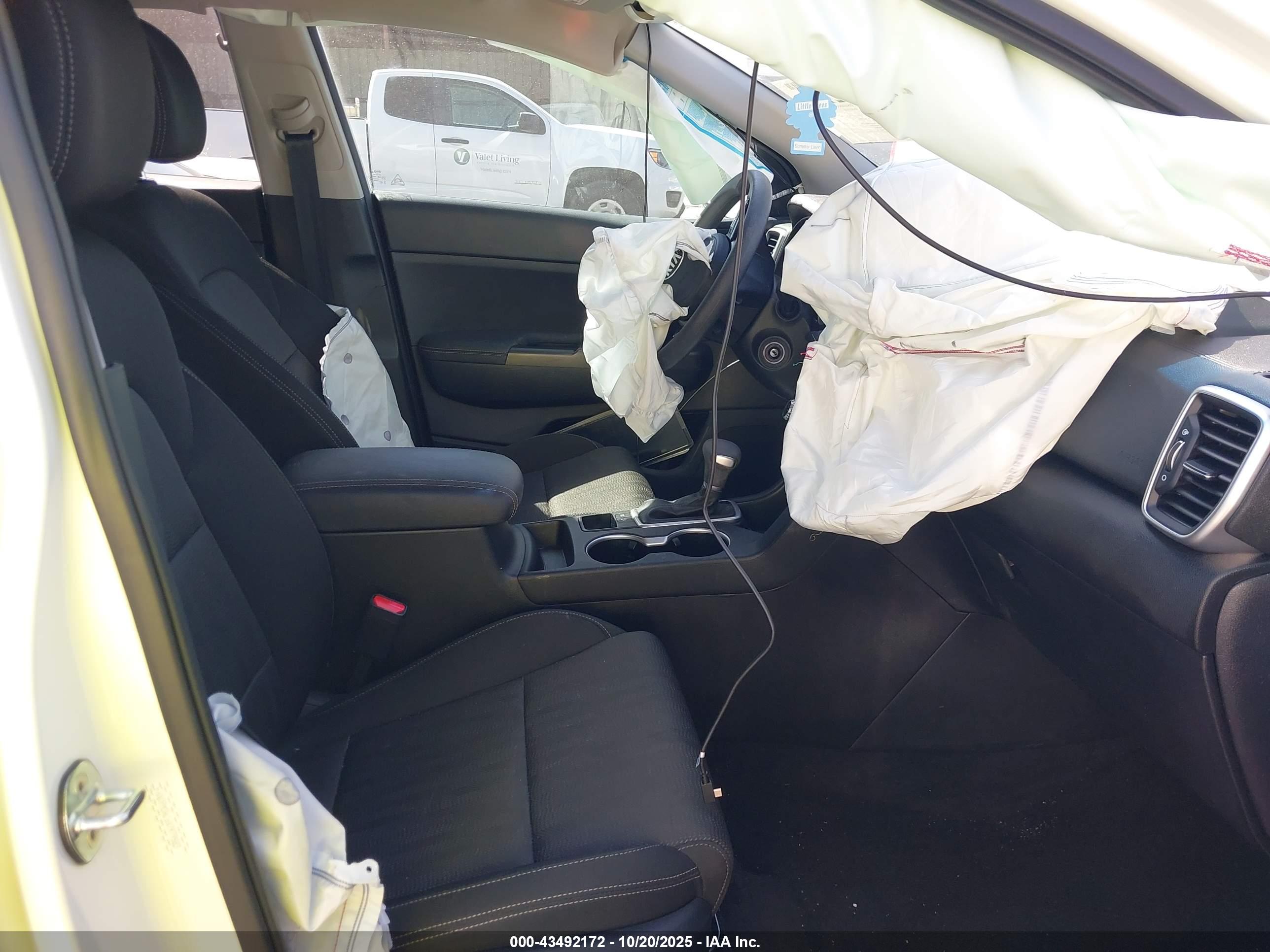 KIA SPORTAGE image 5