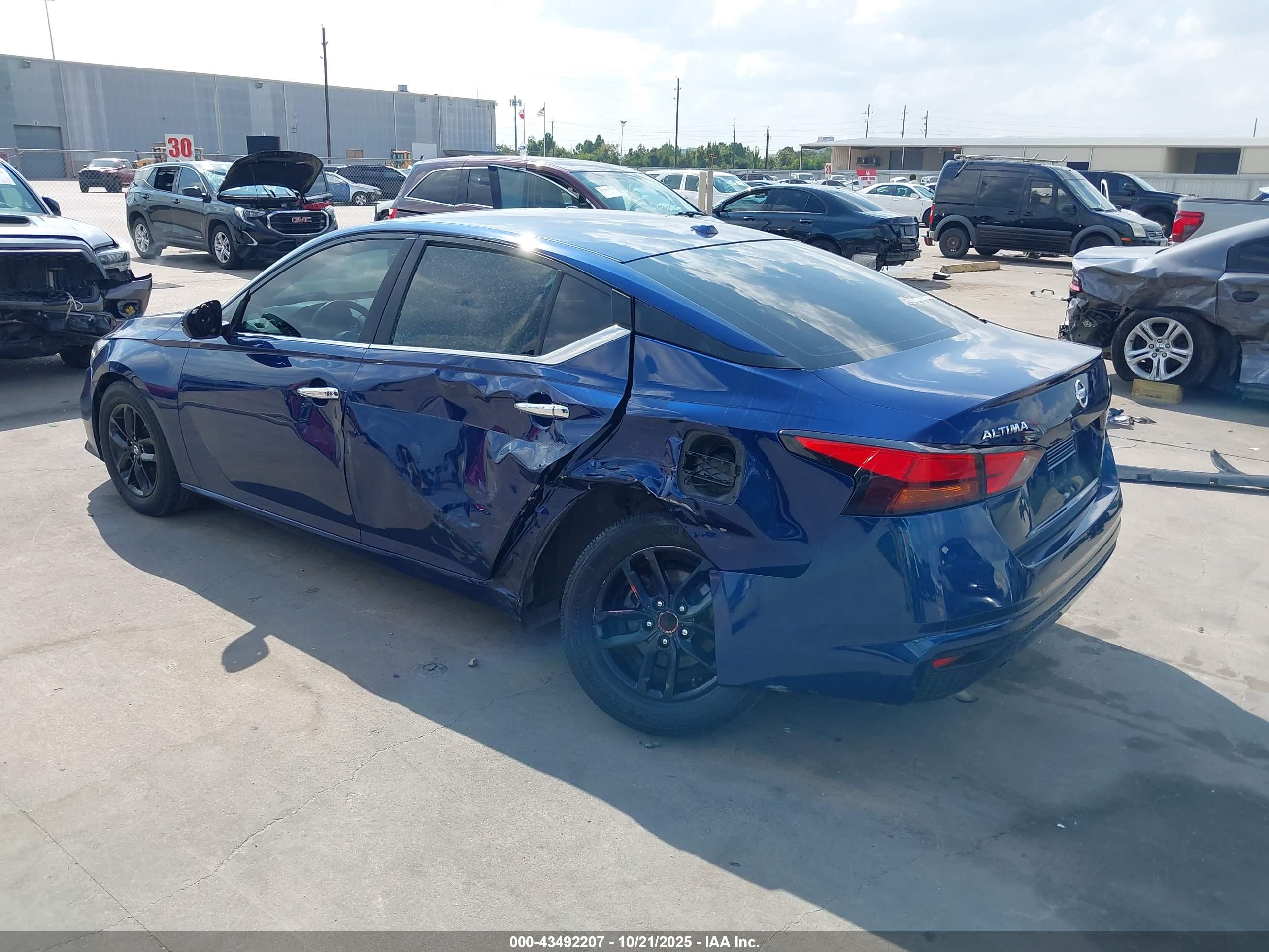NISSAN ALTIMA image 3