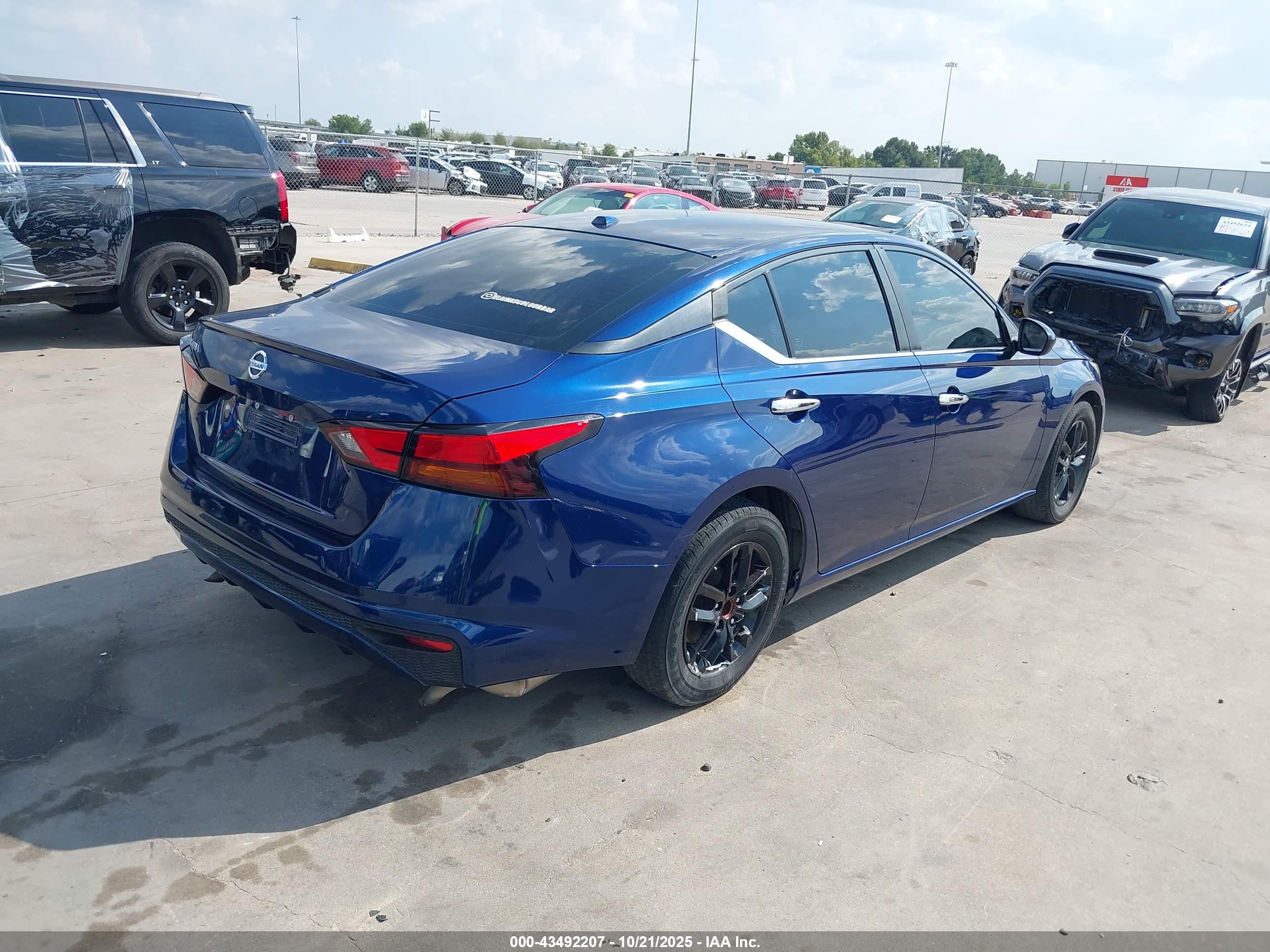 NISSAN ALTIMA image 4