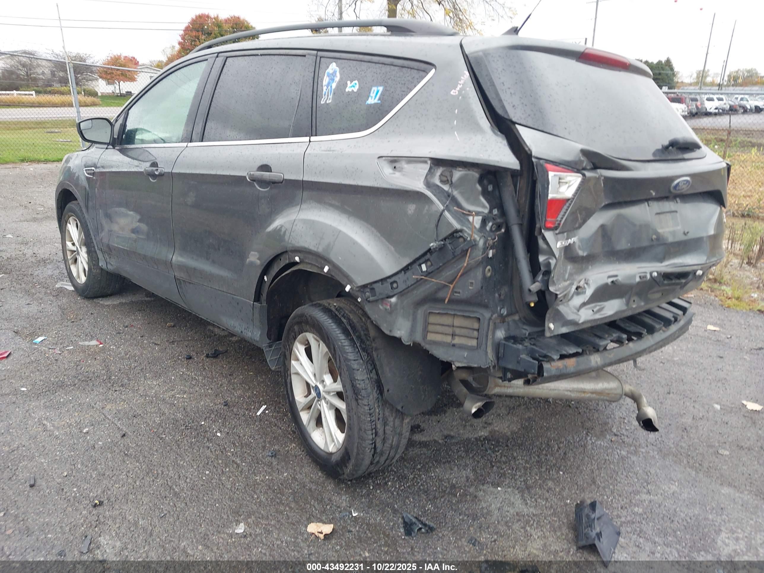 FORD ESCAPE image 3