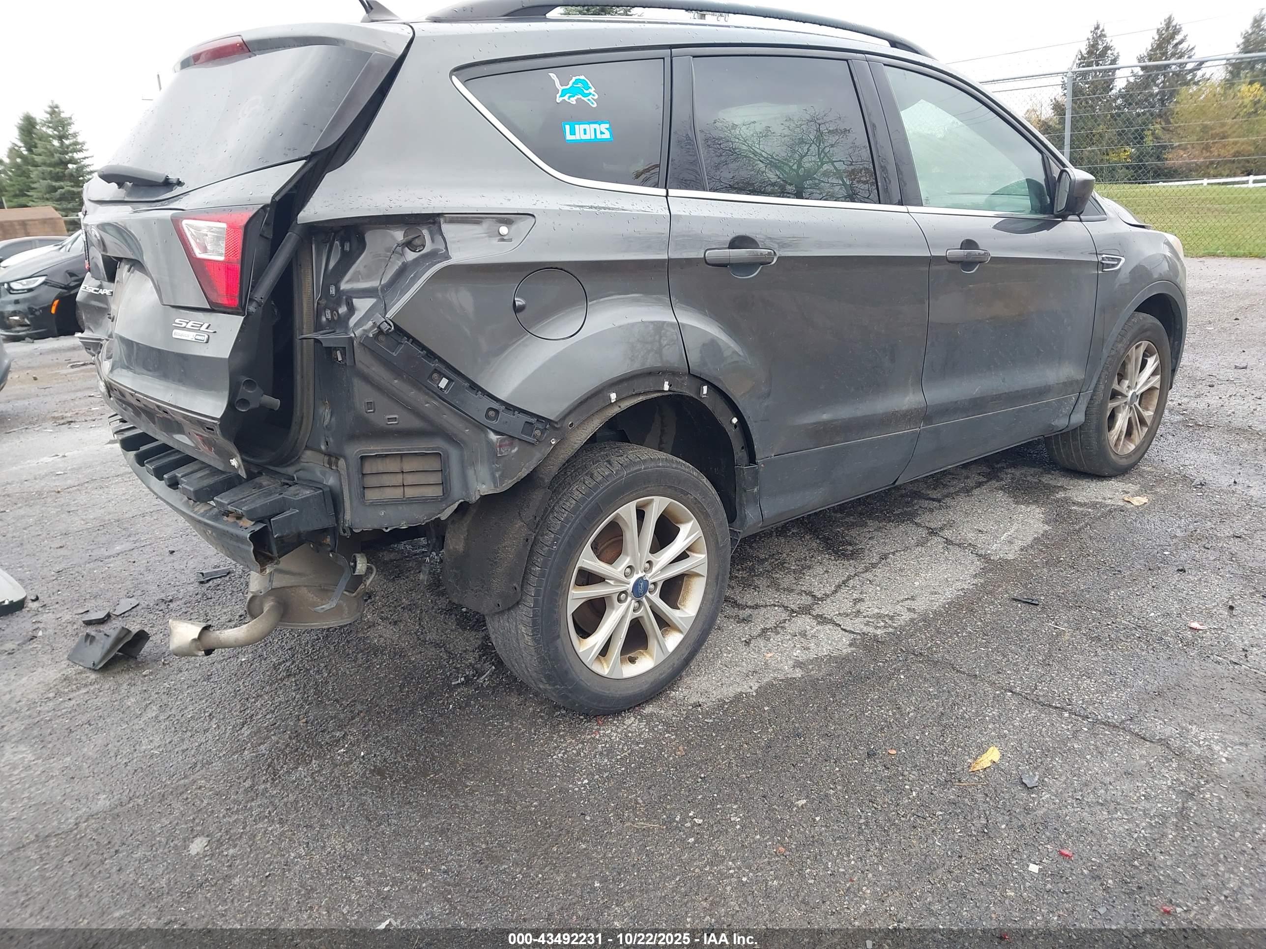 FORD ESCAPE image 4