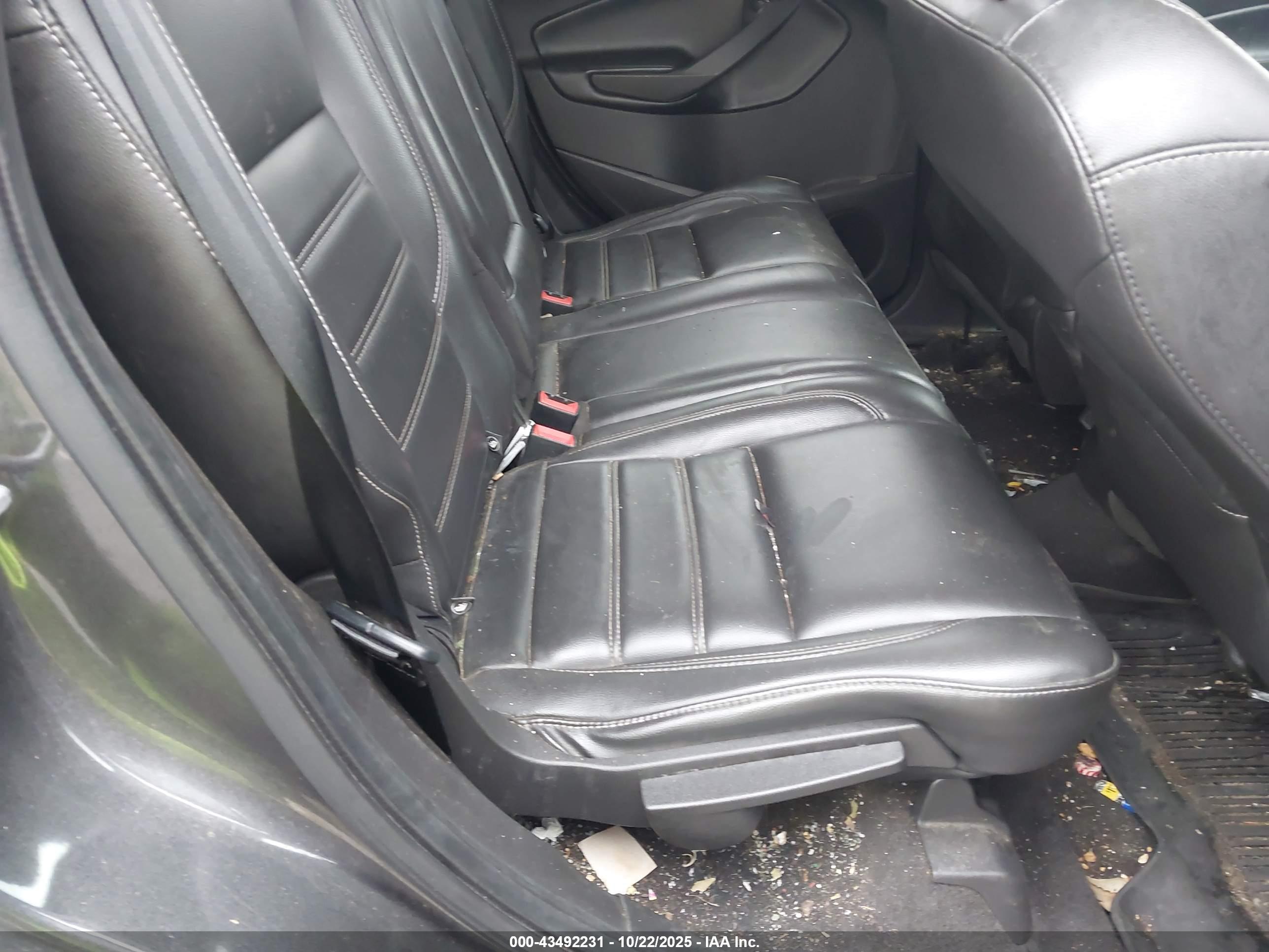 FORD ESCAPE image 8