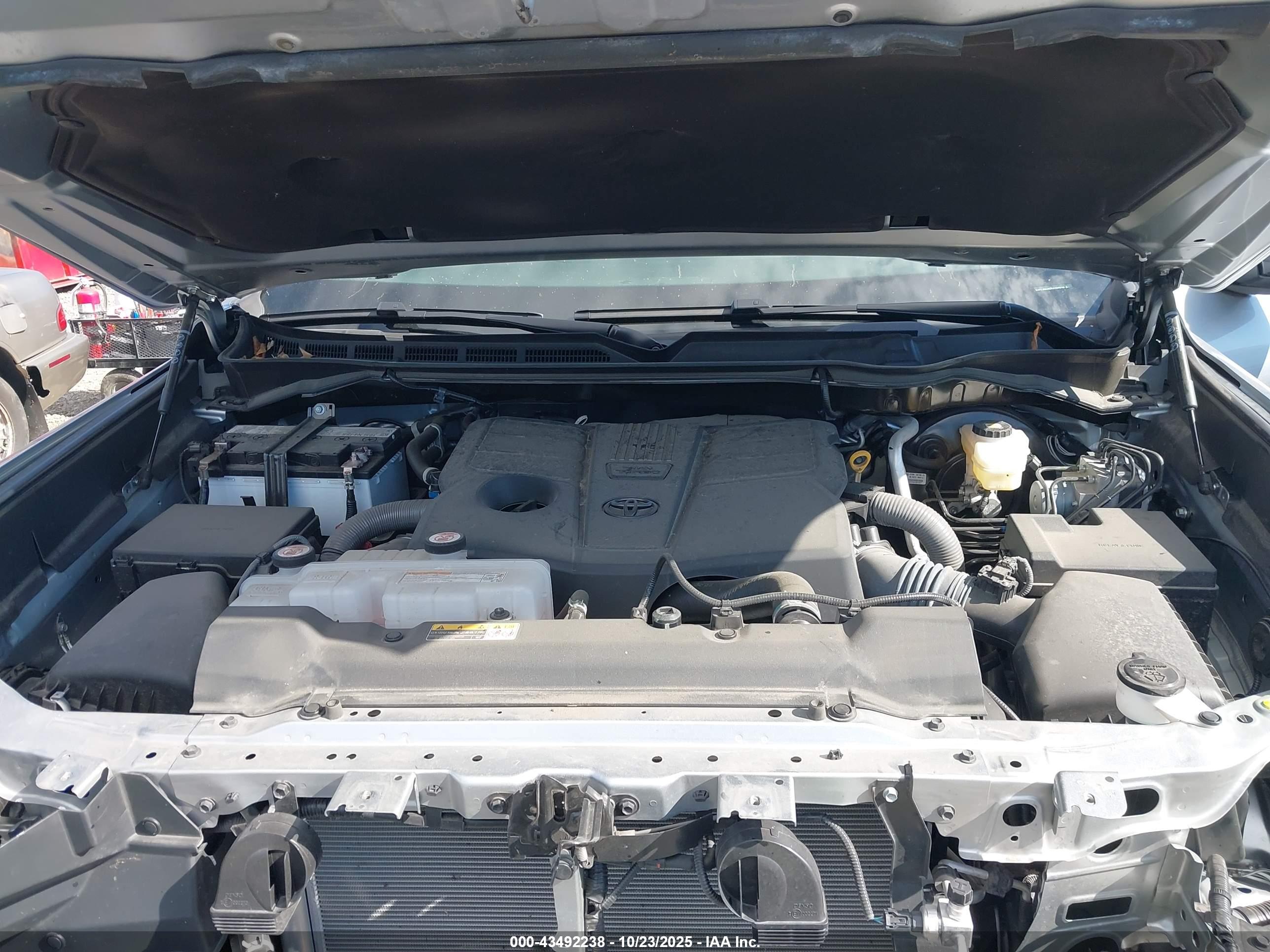 TOYOTA TUNDRA image 10