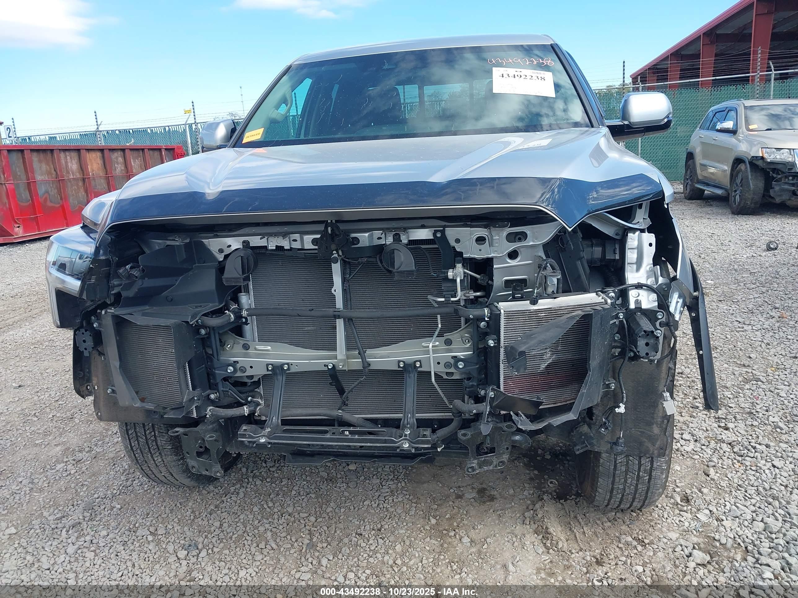 TOYOTA TUNDRA image 6