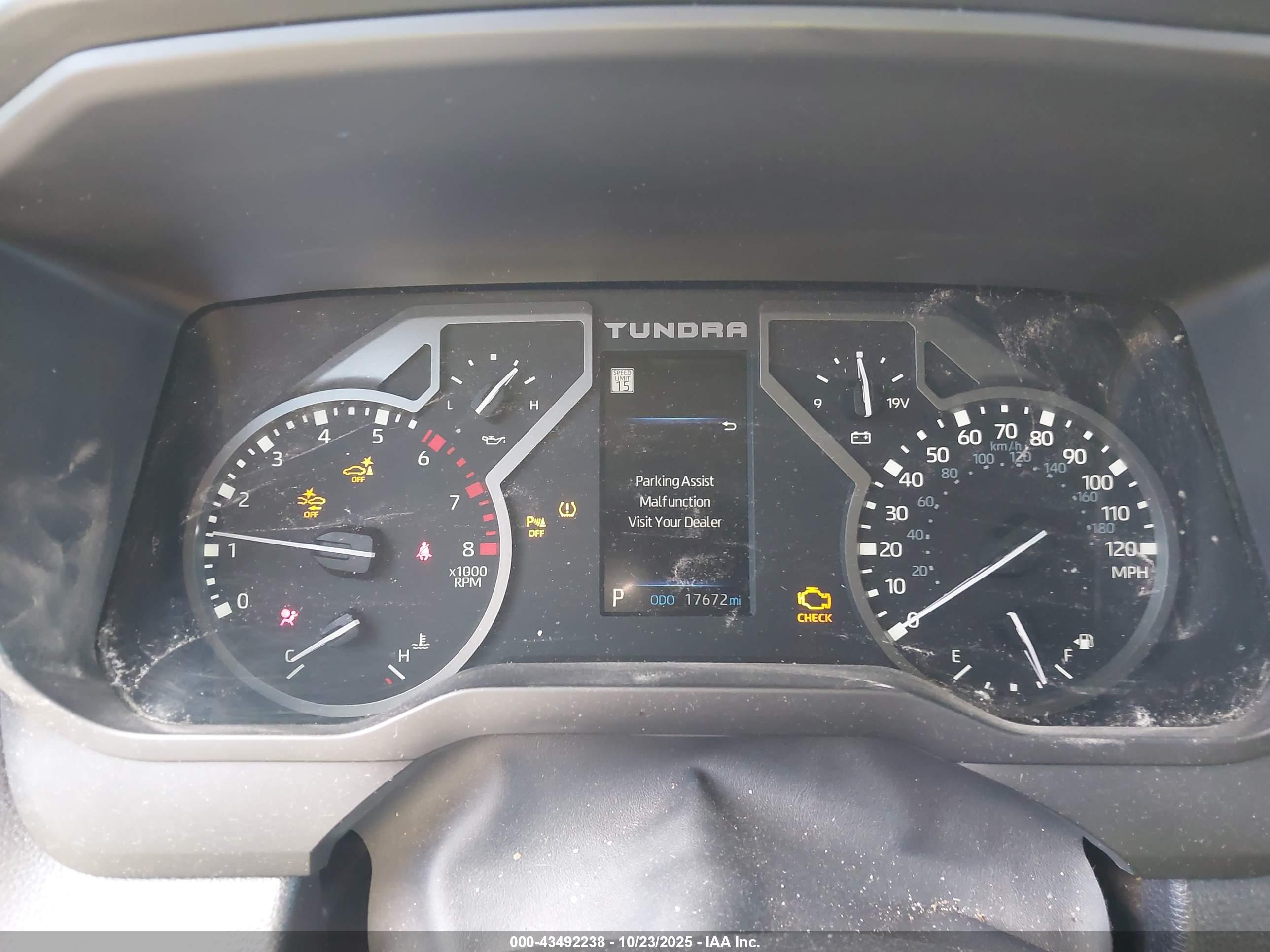 TOYOTA TUNDRA image 7