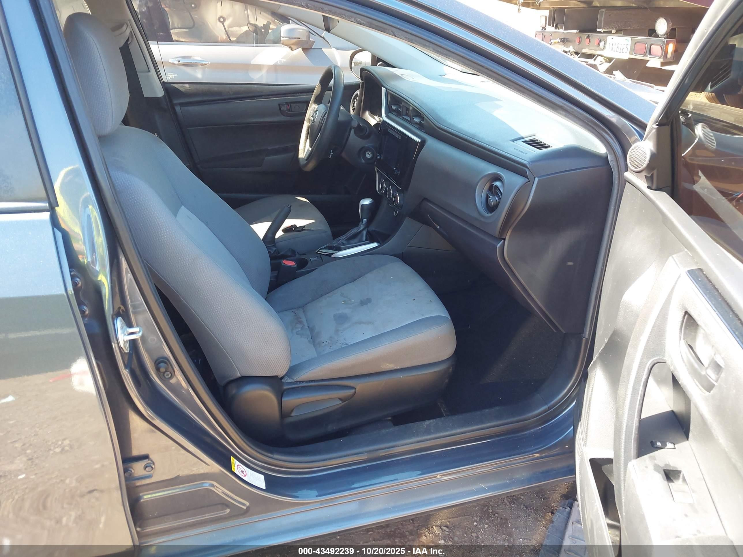 TOYOTA COROLLA image 5