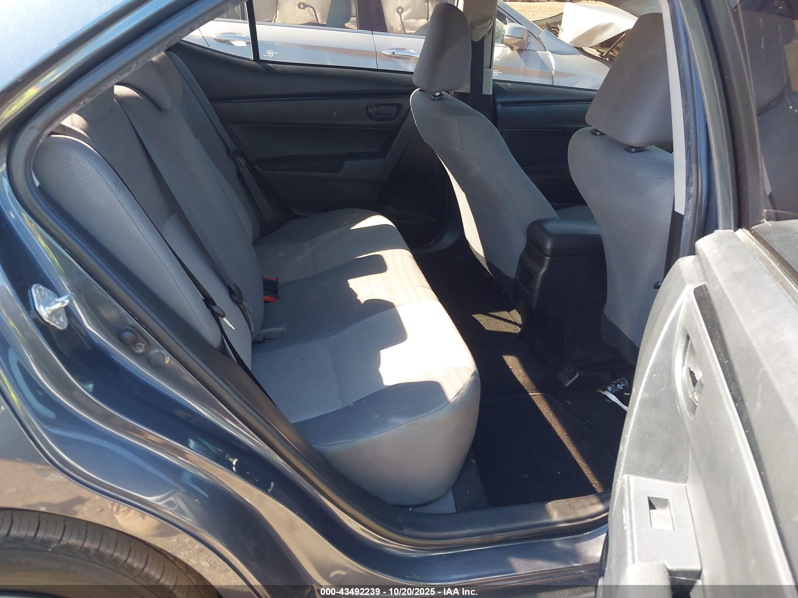 TOYOTA COROLLA image 8