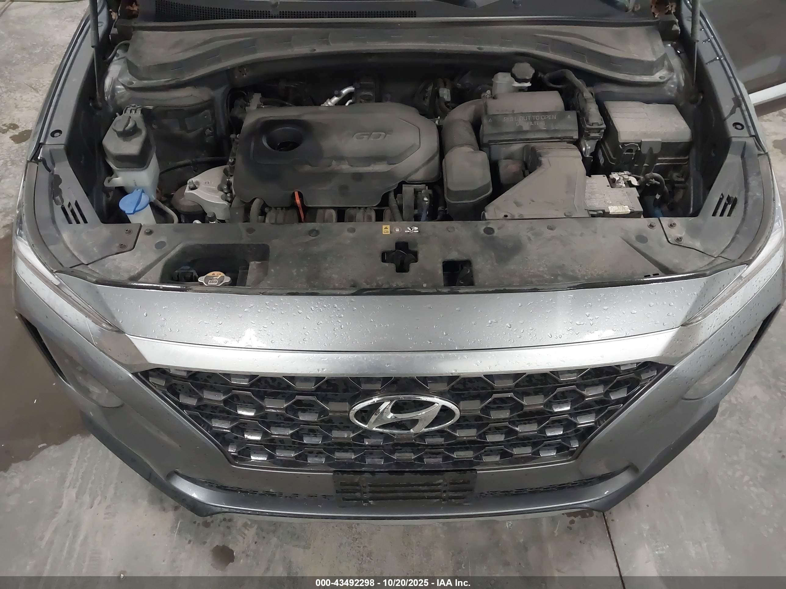 HYUNDAI SANTA image 10