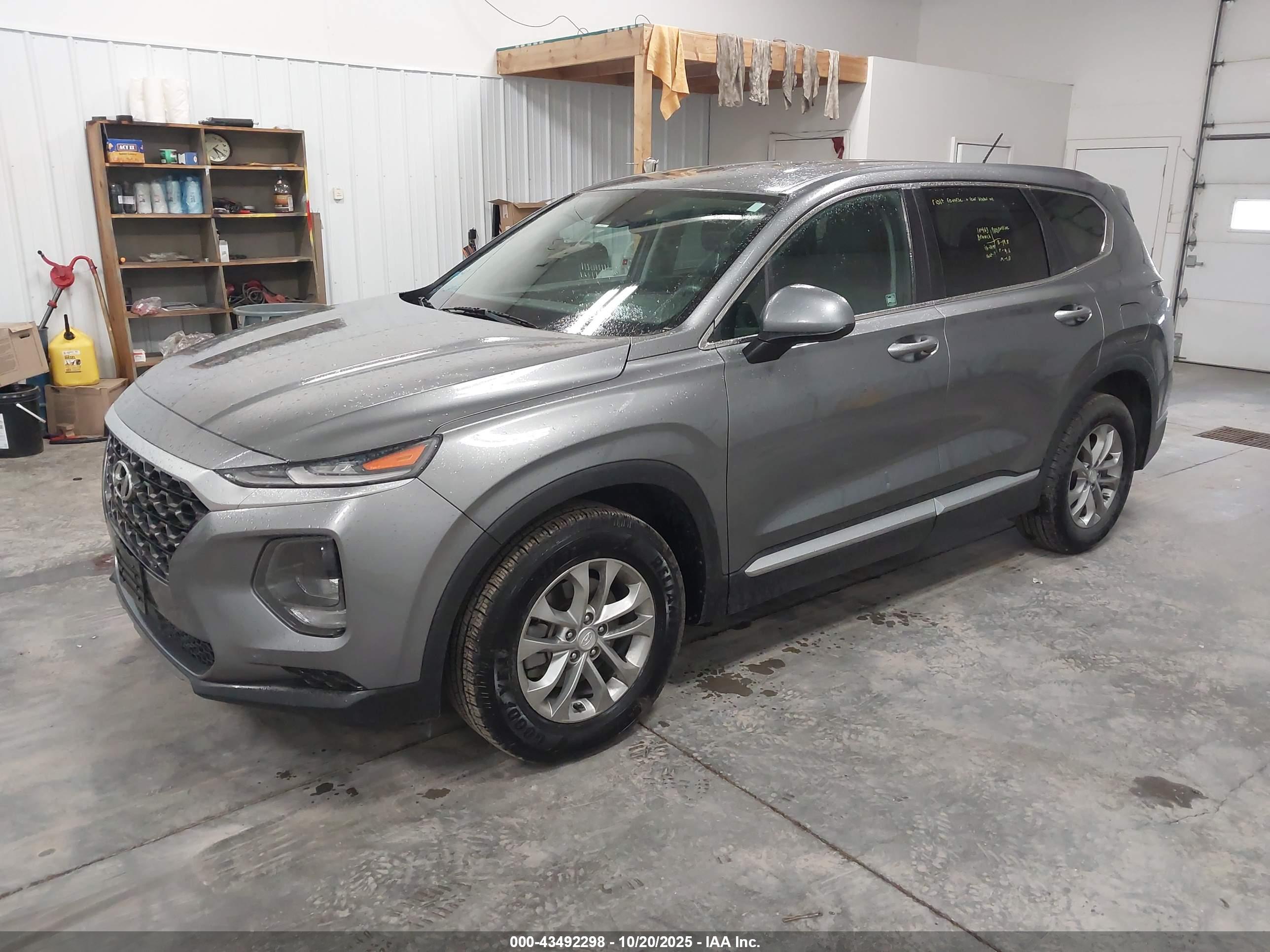 HYUNDAI SANTA image 2