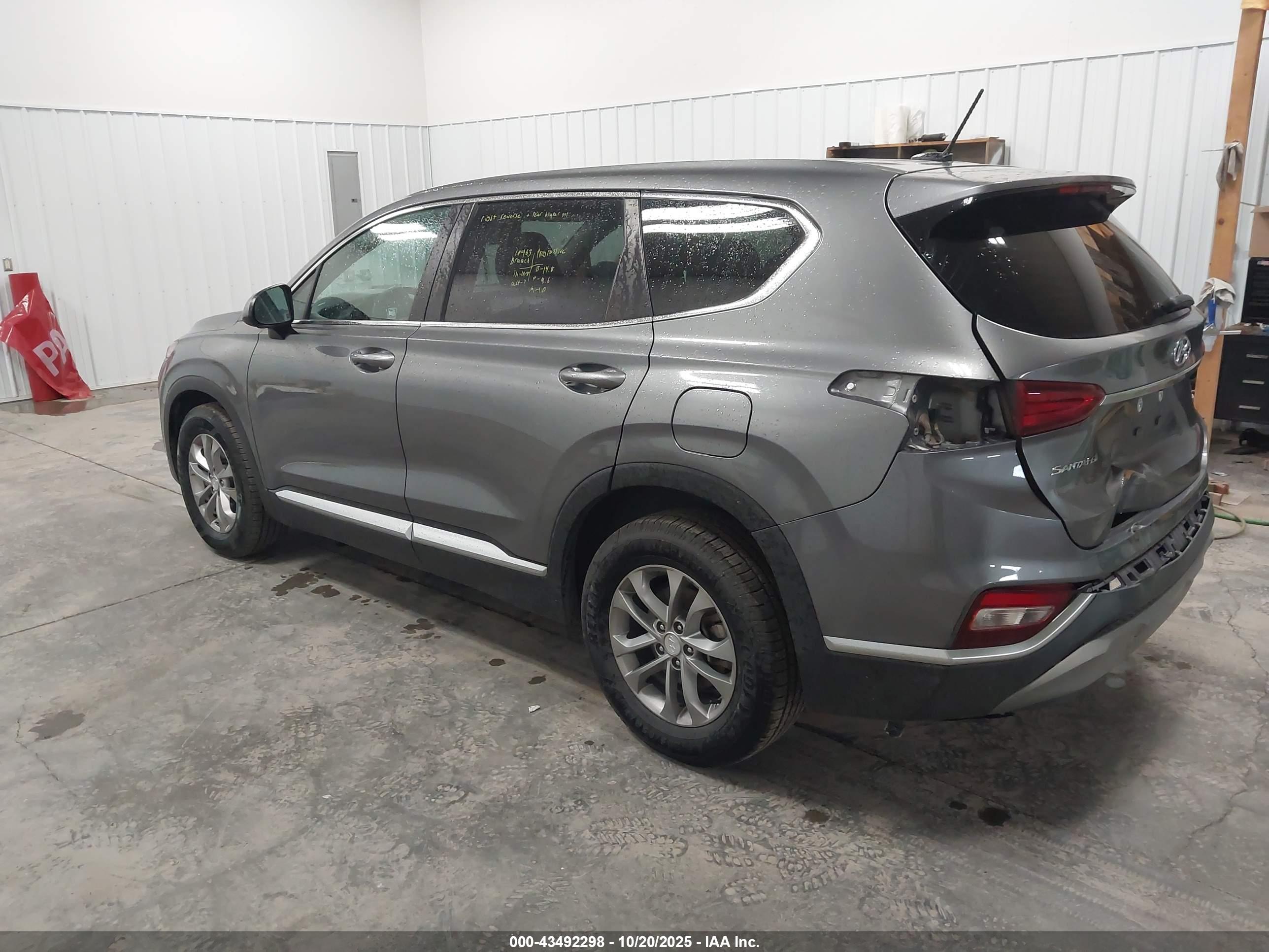 HYUNDAI SANTA image 3