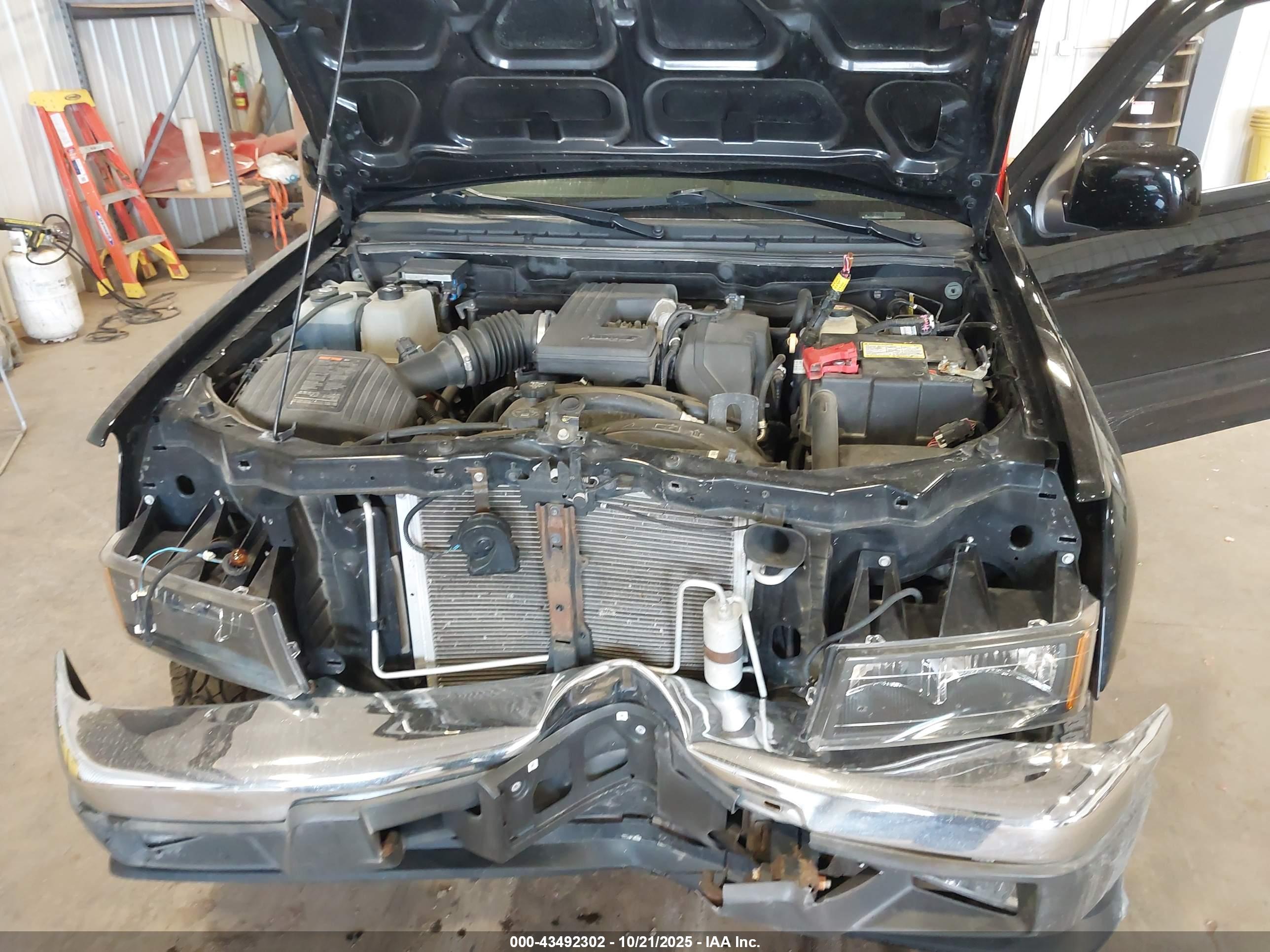 CHEVROLET COLORADO image 10