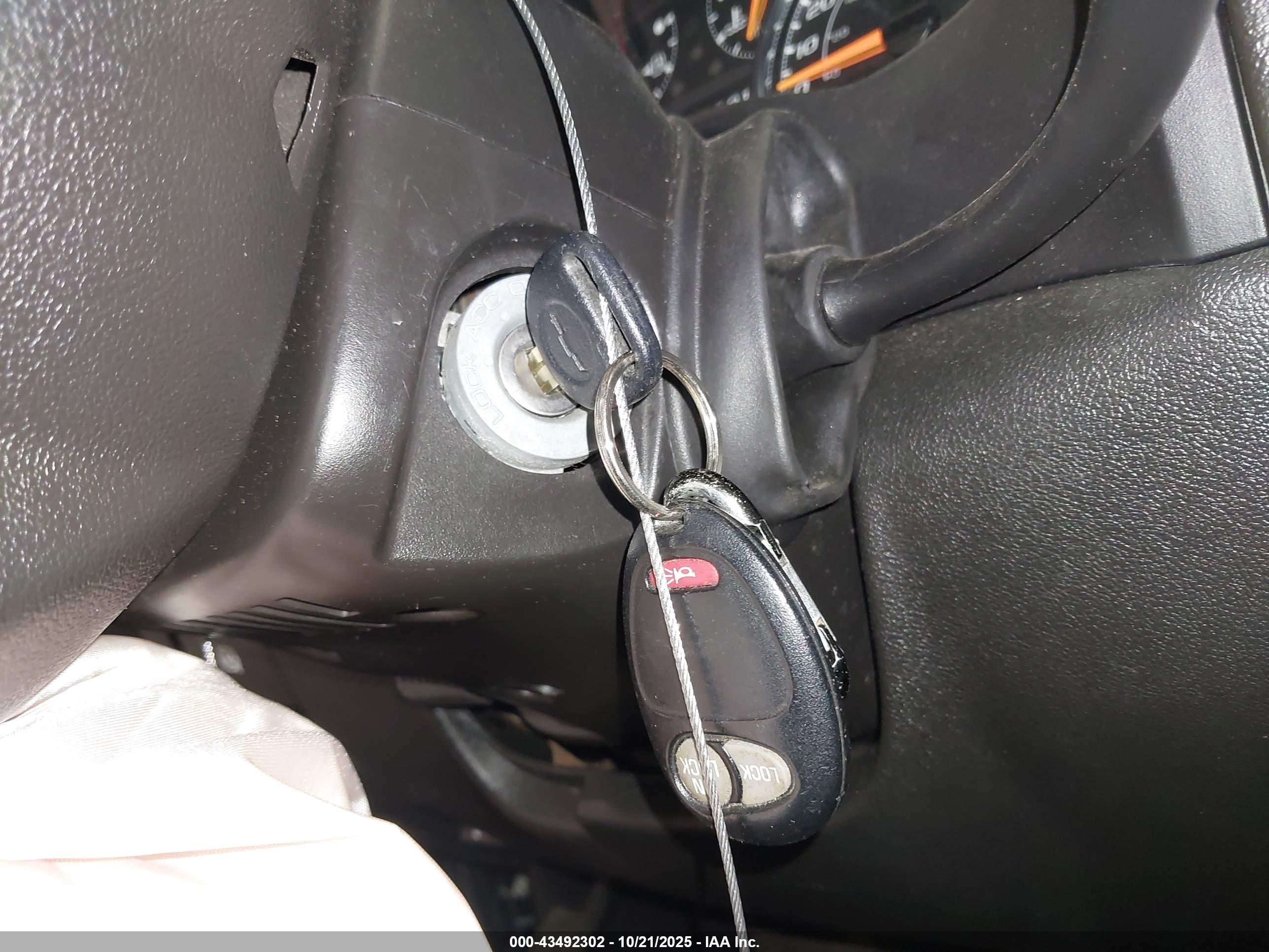 CHEVROLET COLORADO image 11