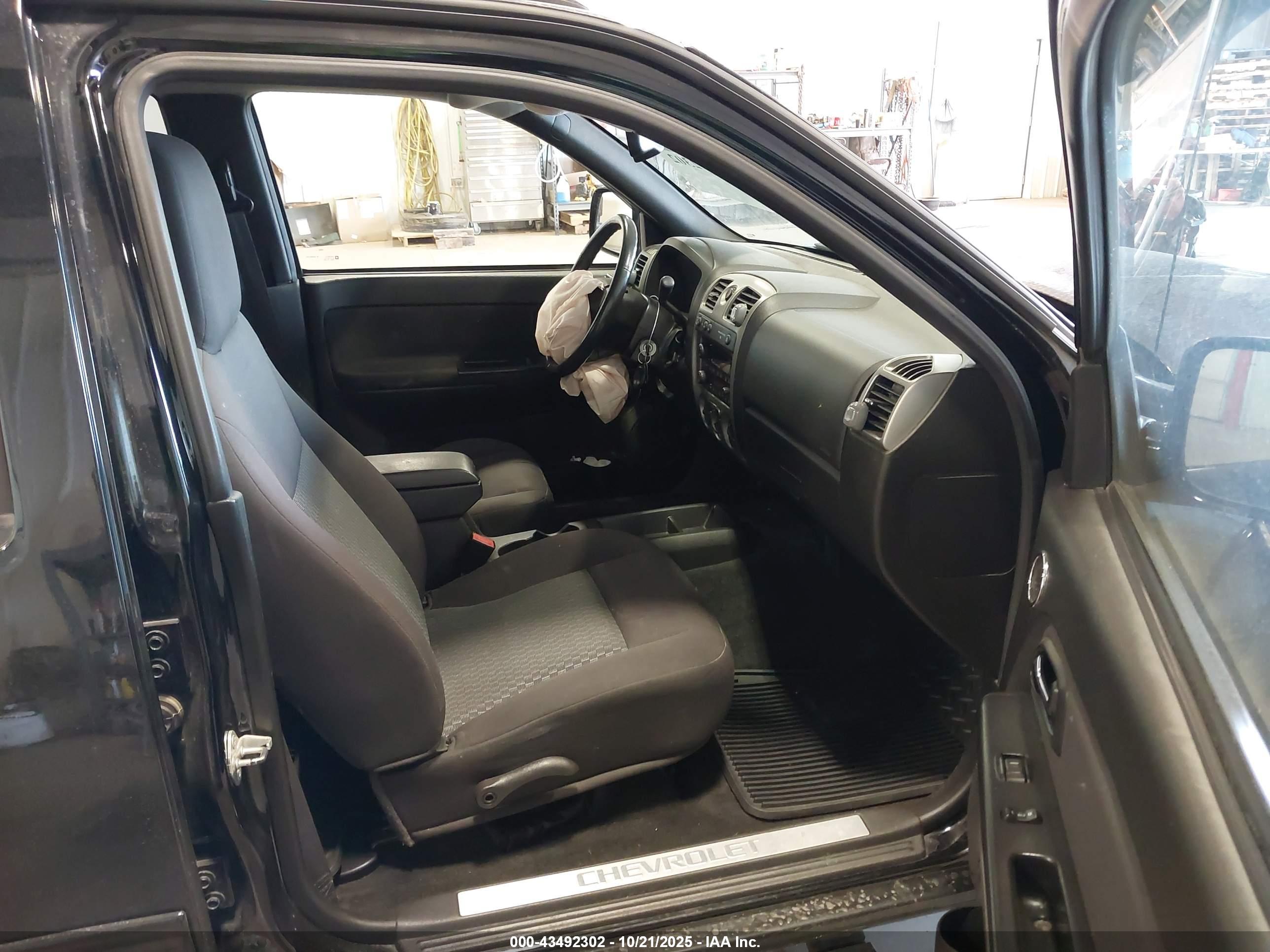 CHEVROLET COLORADO image 5