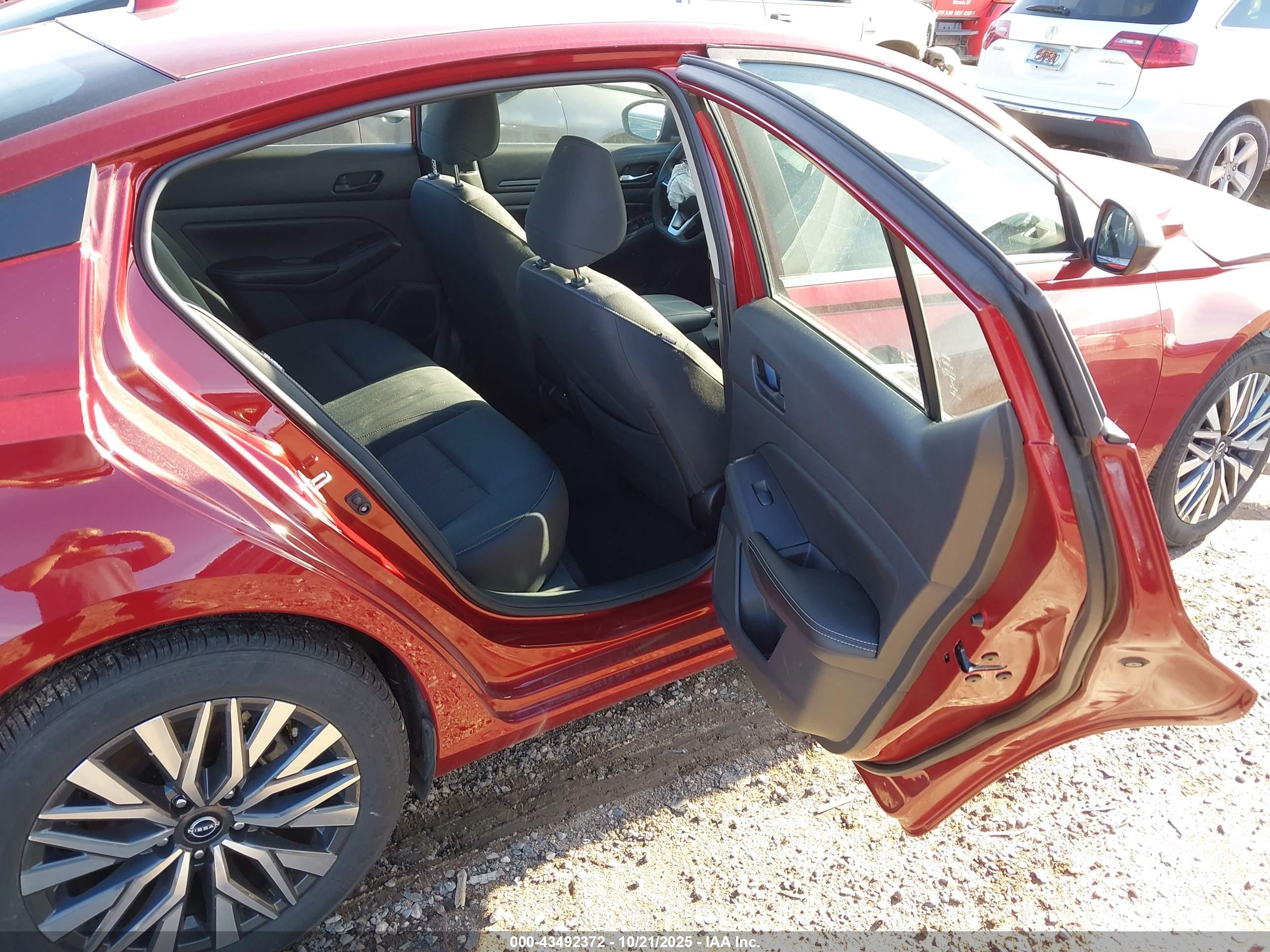 NISSAN ALTIMA image 8