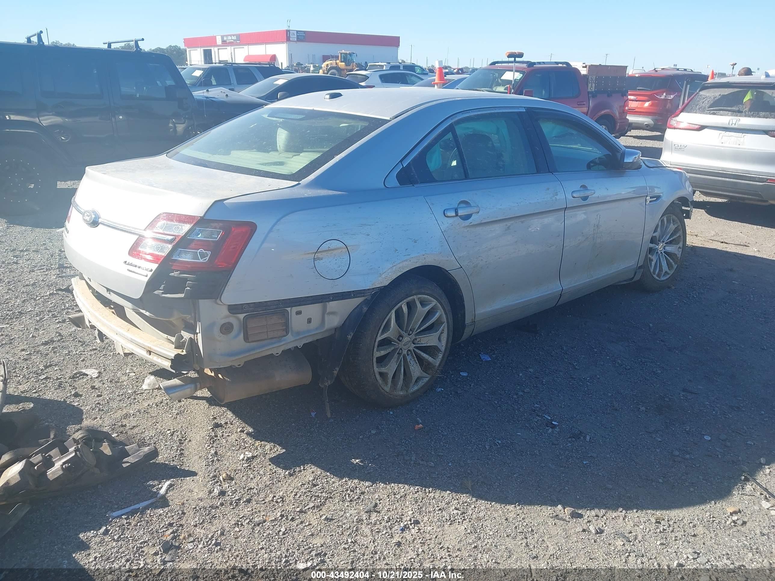 FORD TAURUS image 4