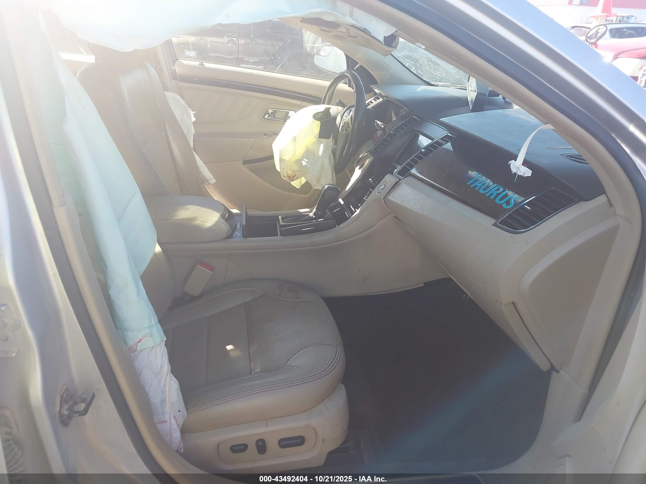 FORD TAURUS image 5