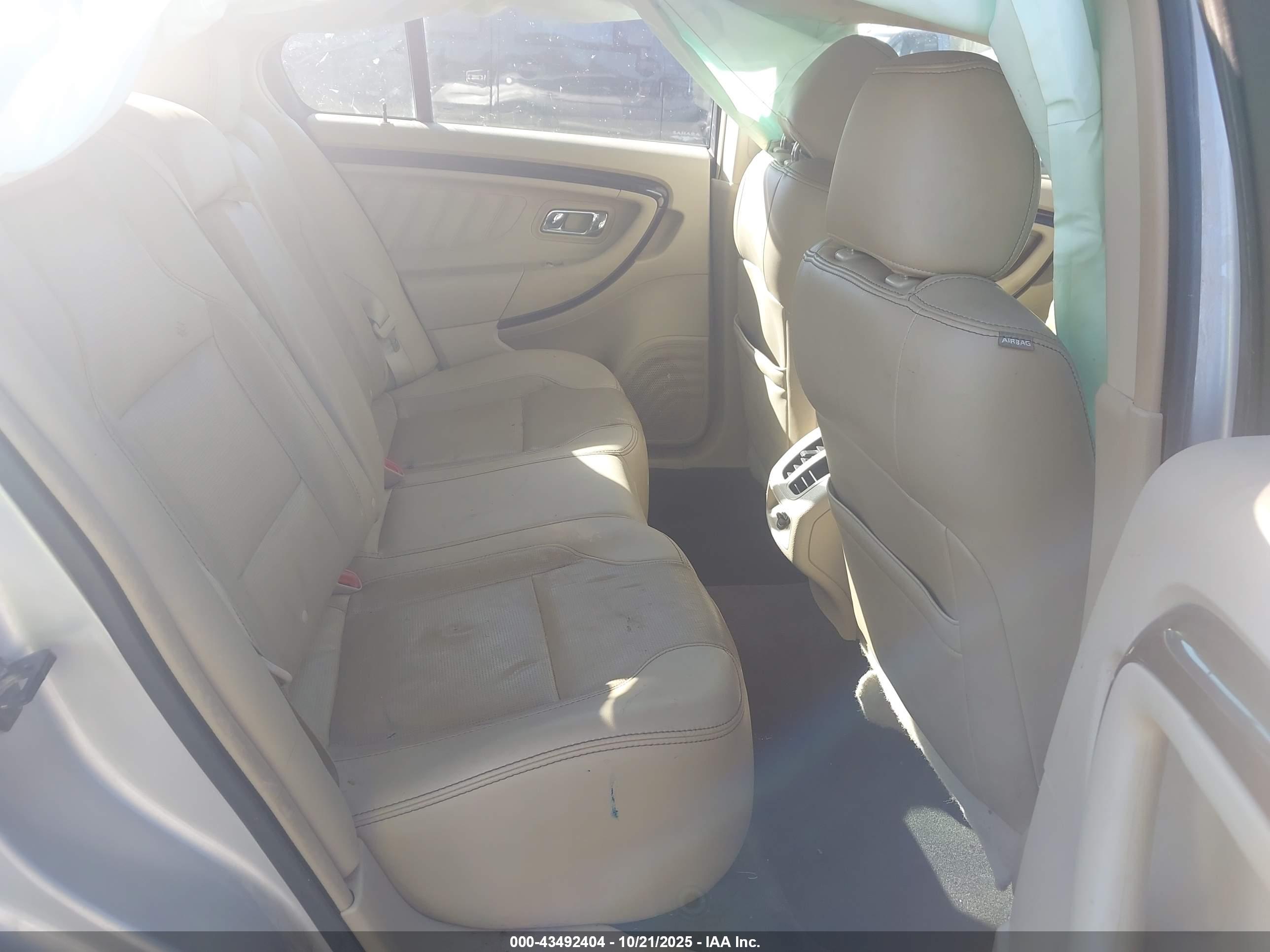 FORD TAURUS image 8