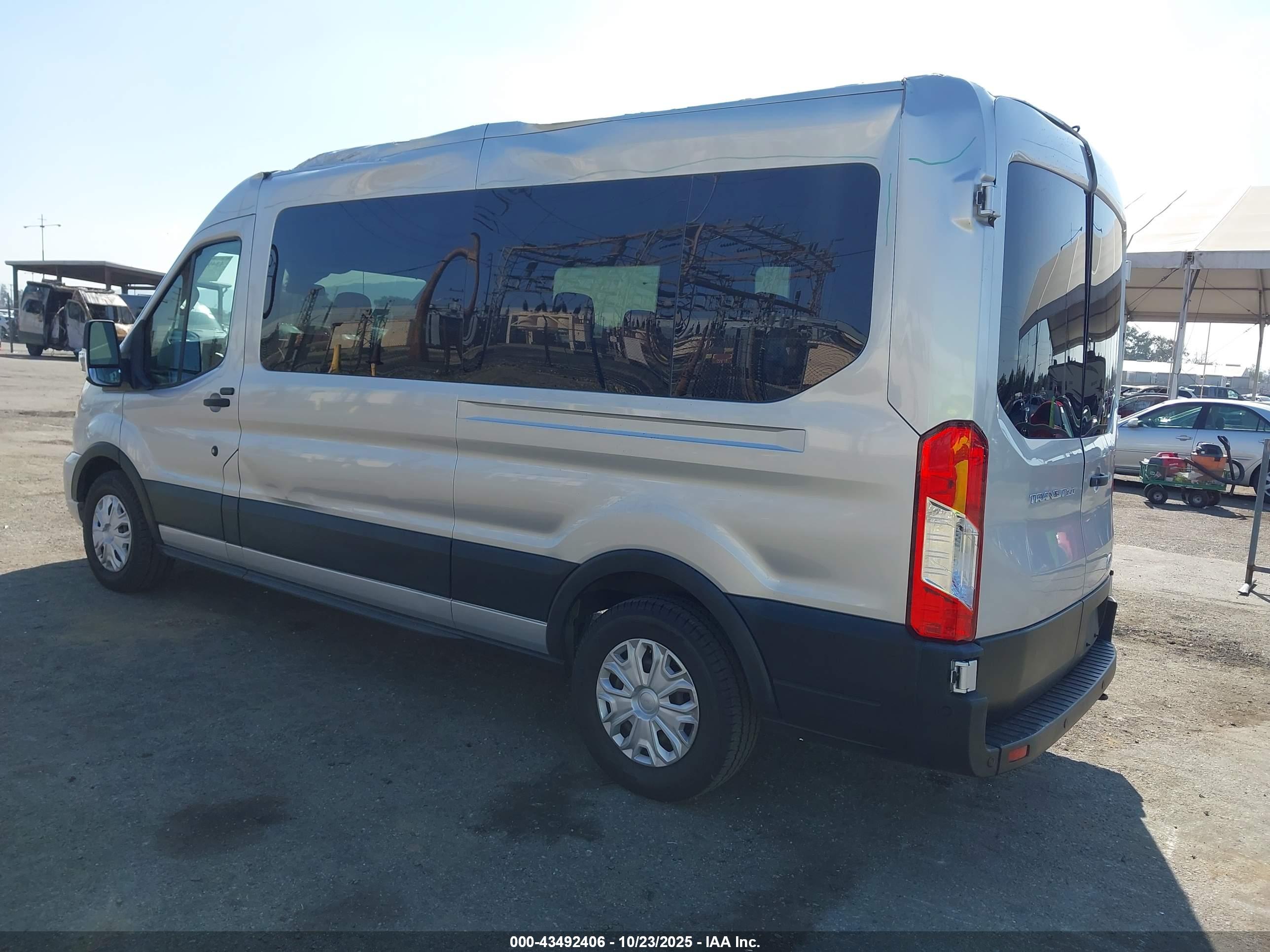 FORD TRANSIT-350 image 3