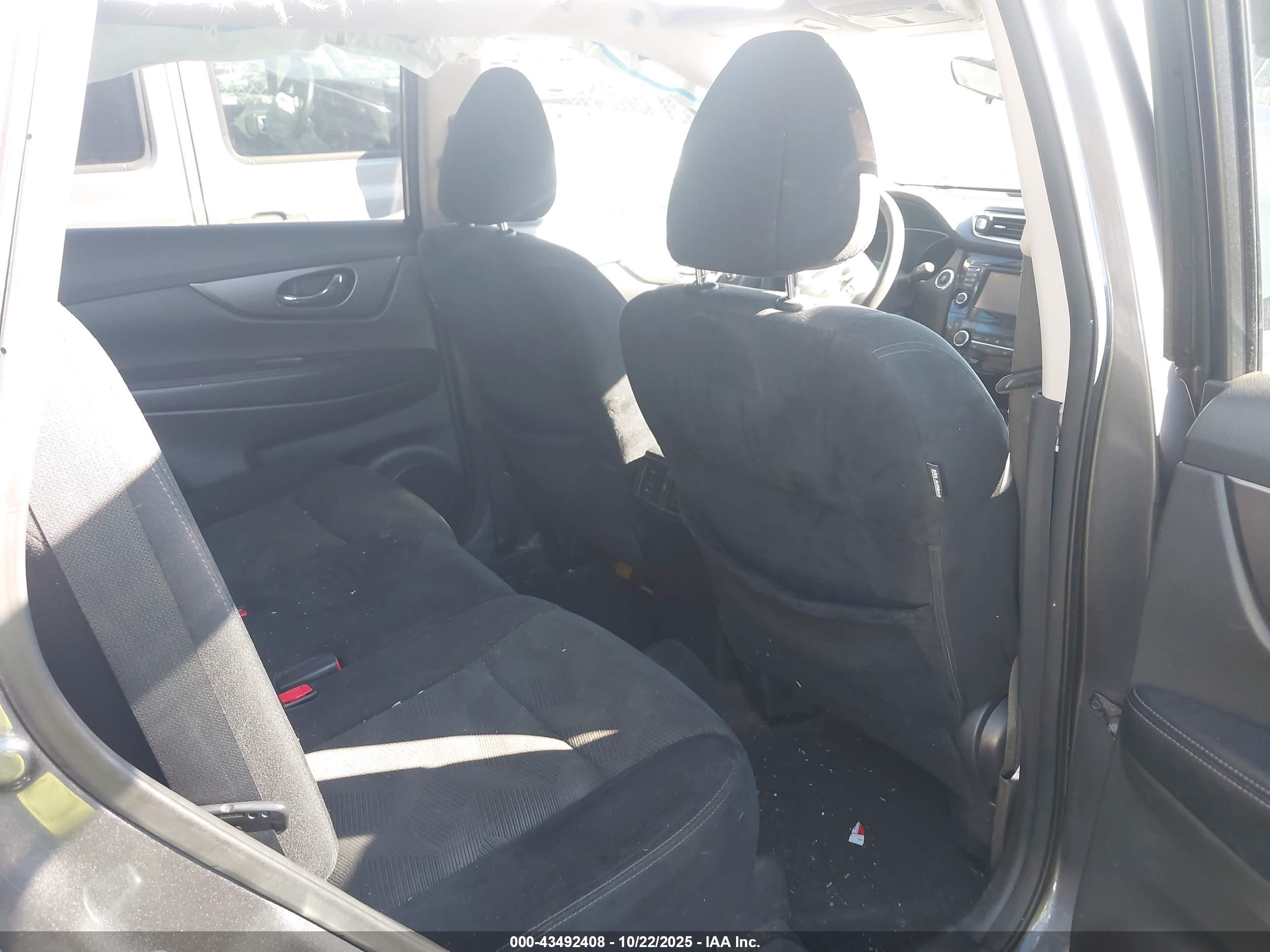 NISSAN ROGUE image 8