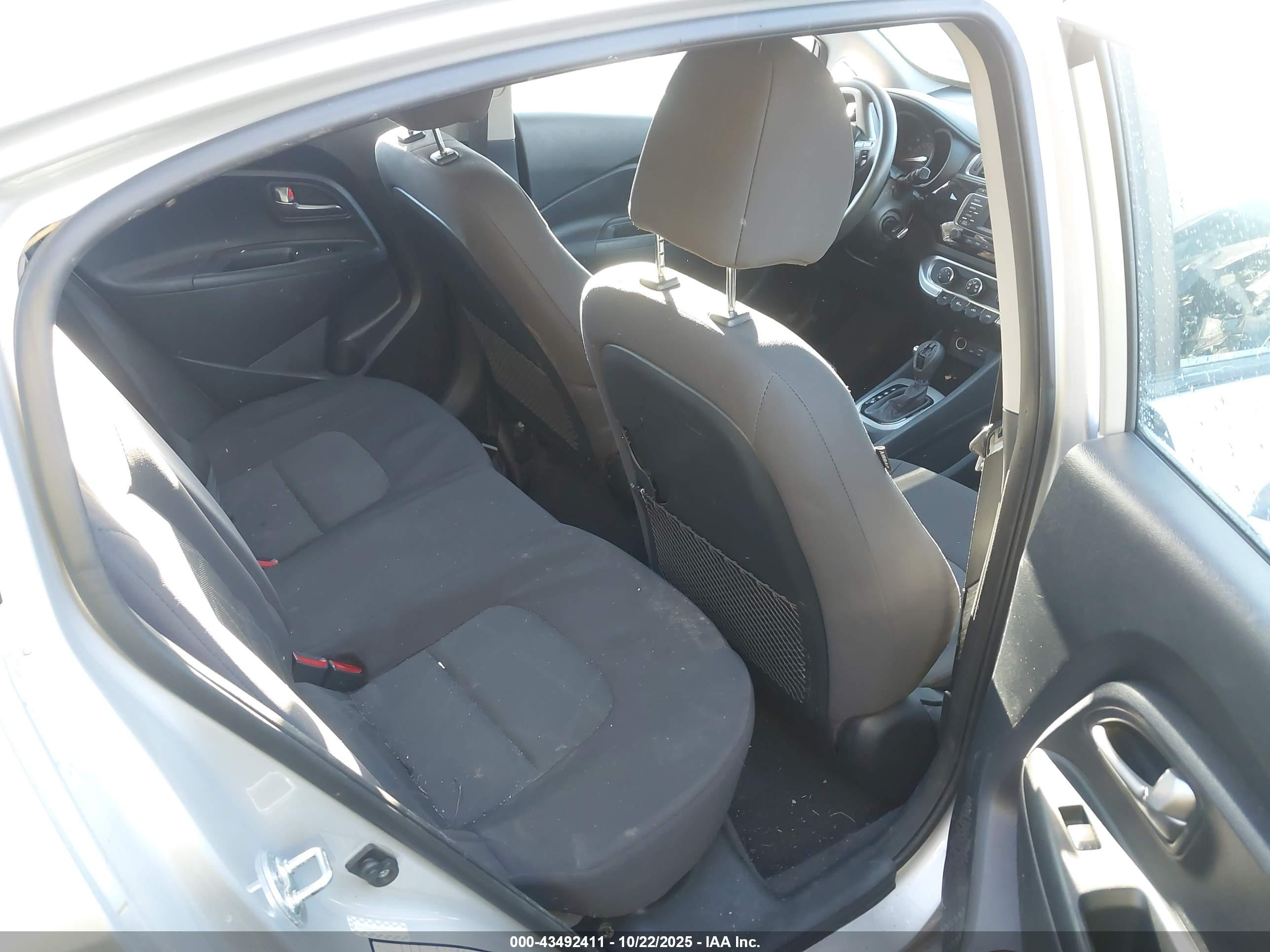 KIA RIO image 8