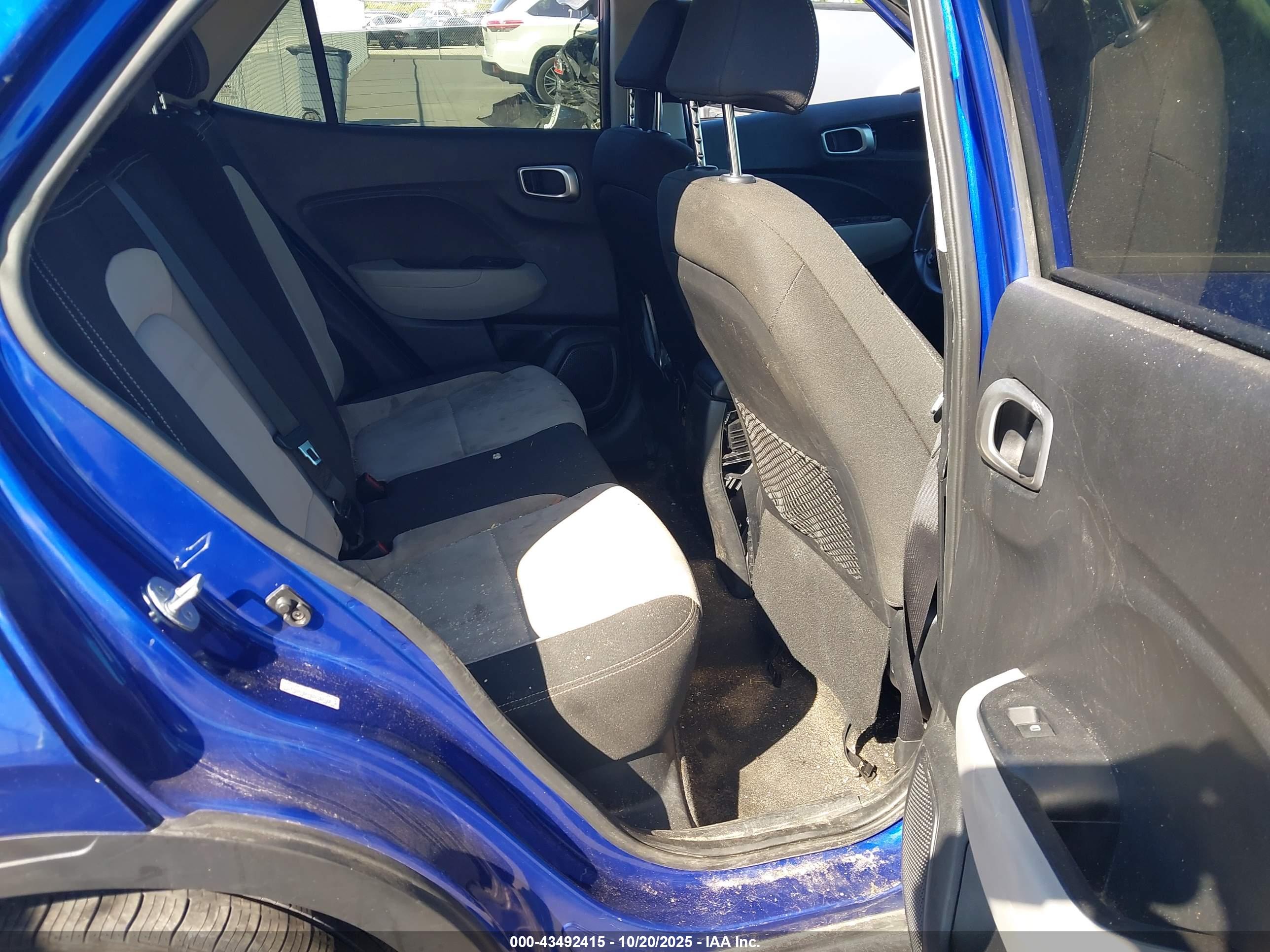 HYUNDAI VENUE image 8