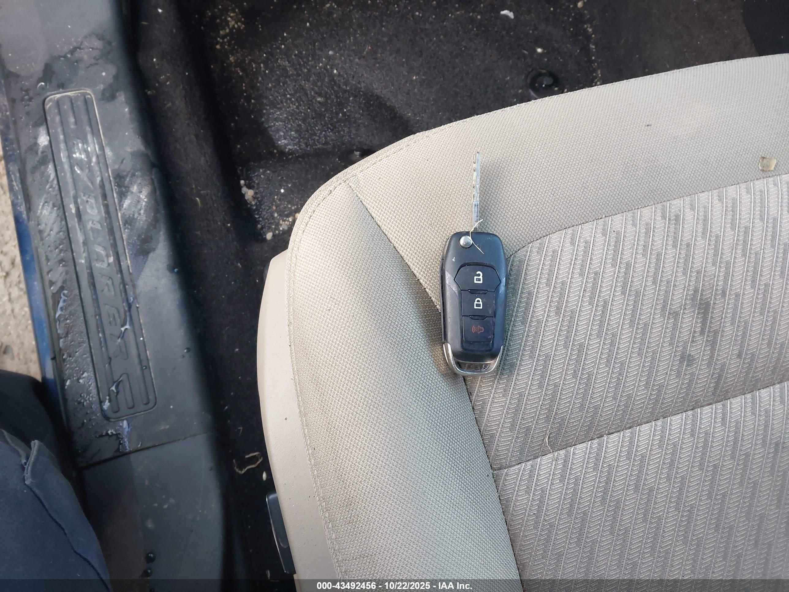 FORD EXPLORER image 11
