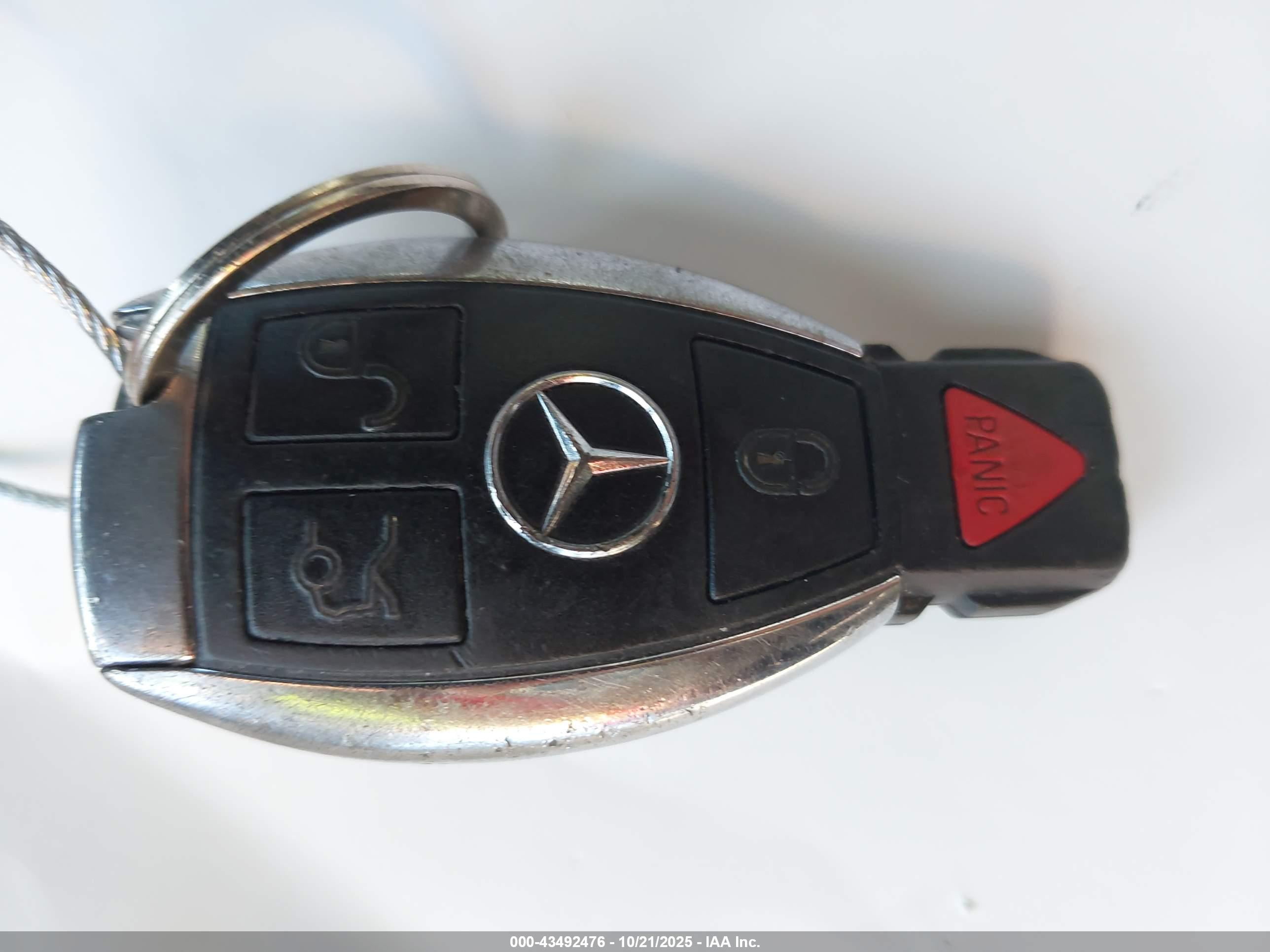 MERCEDES-BENZ GLK image 11