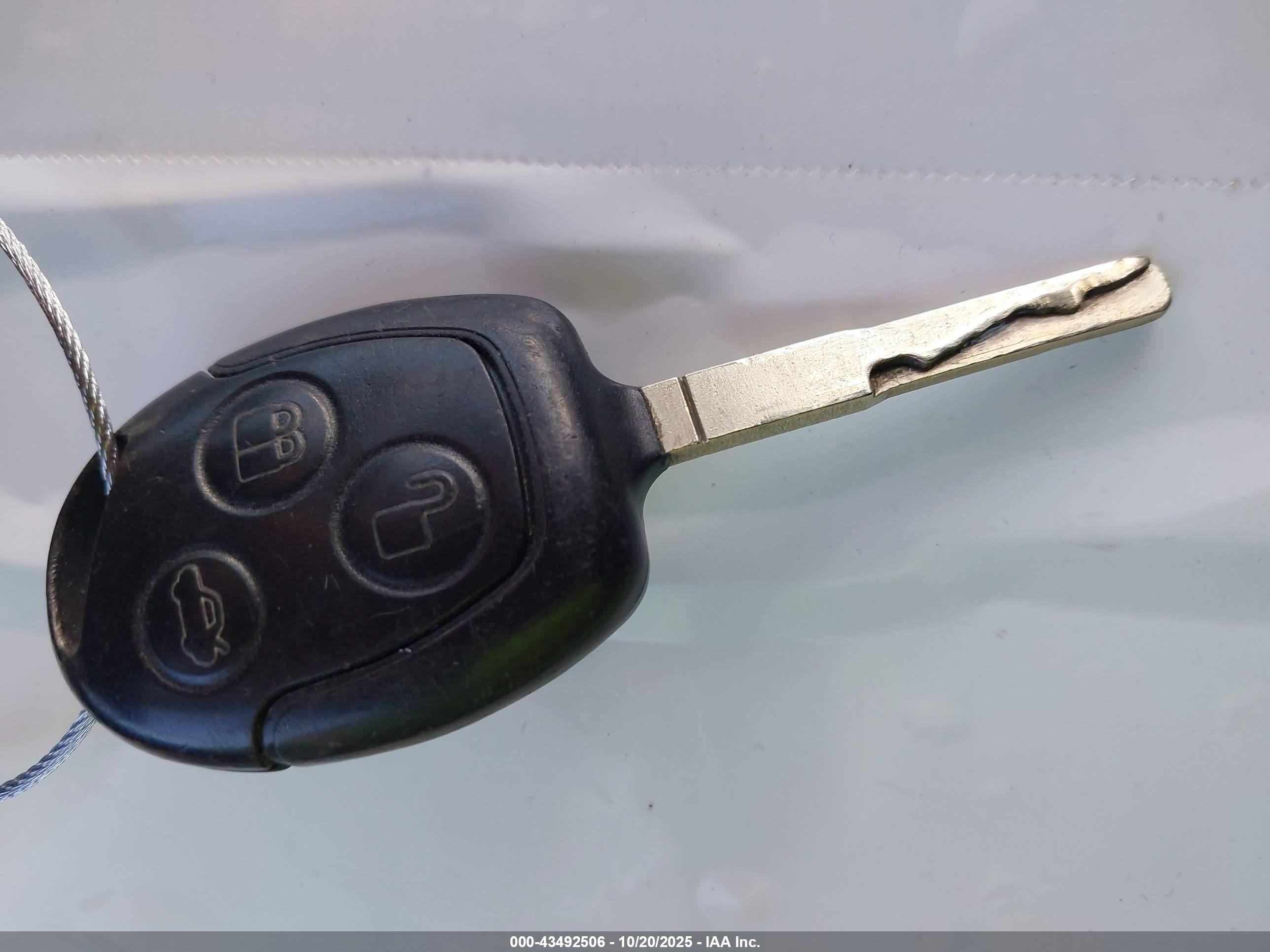 FORD FIESTA image 11
