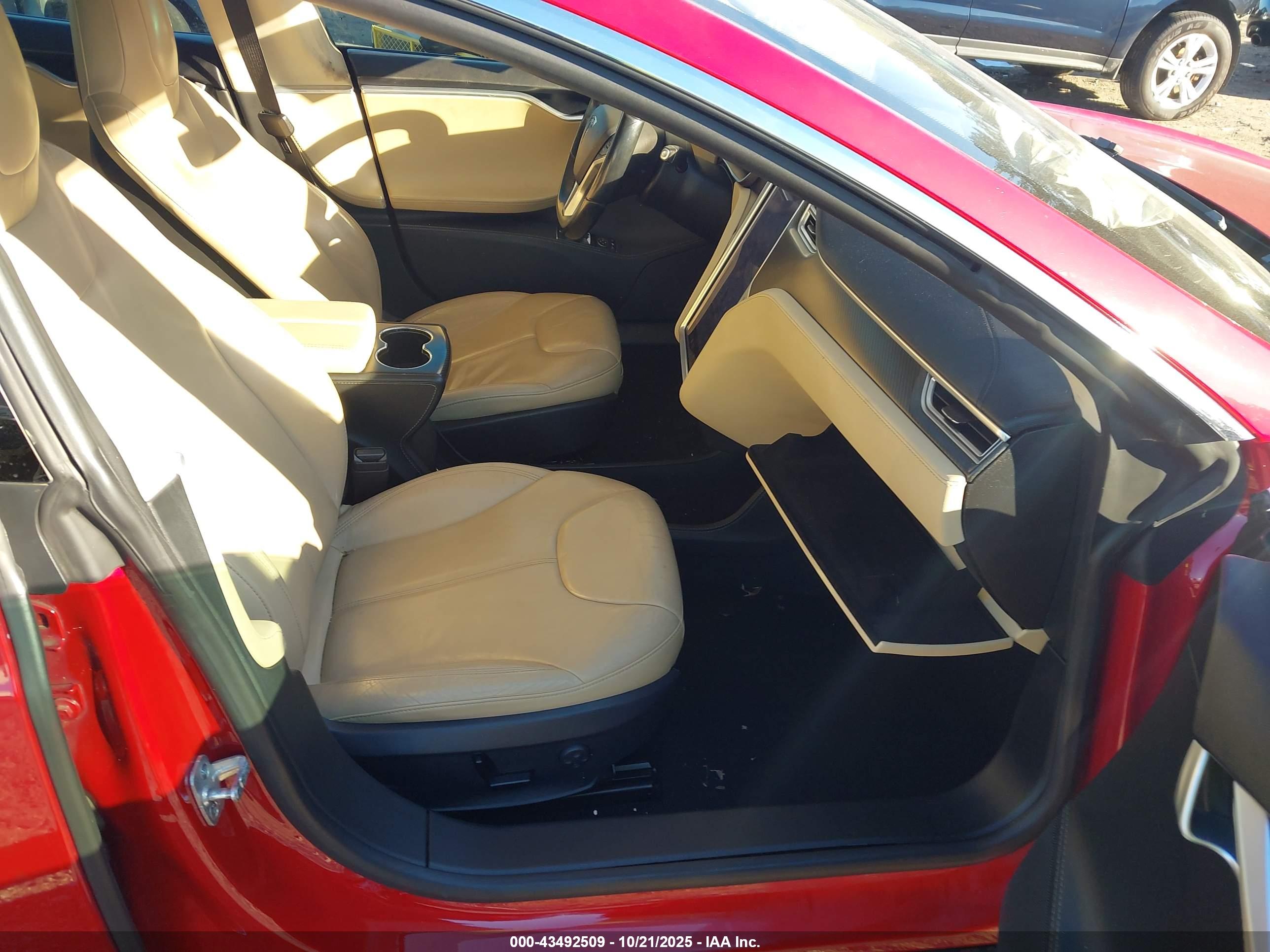 TESLA MODEL image 5